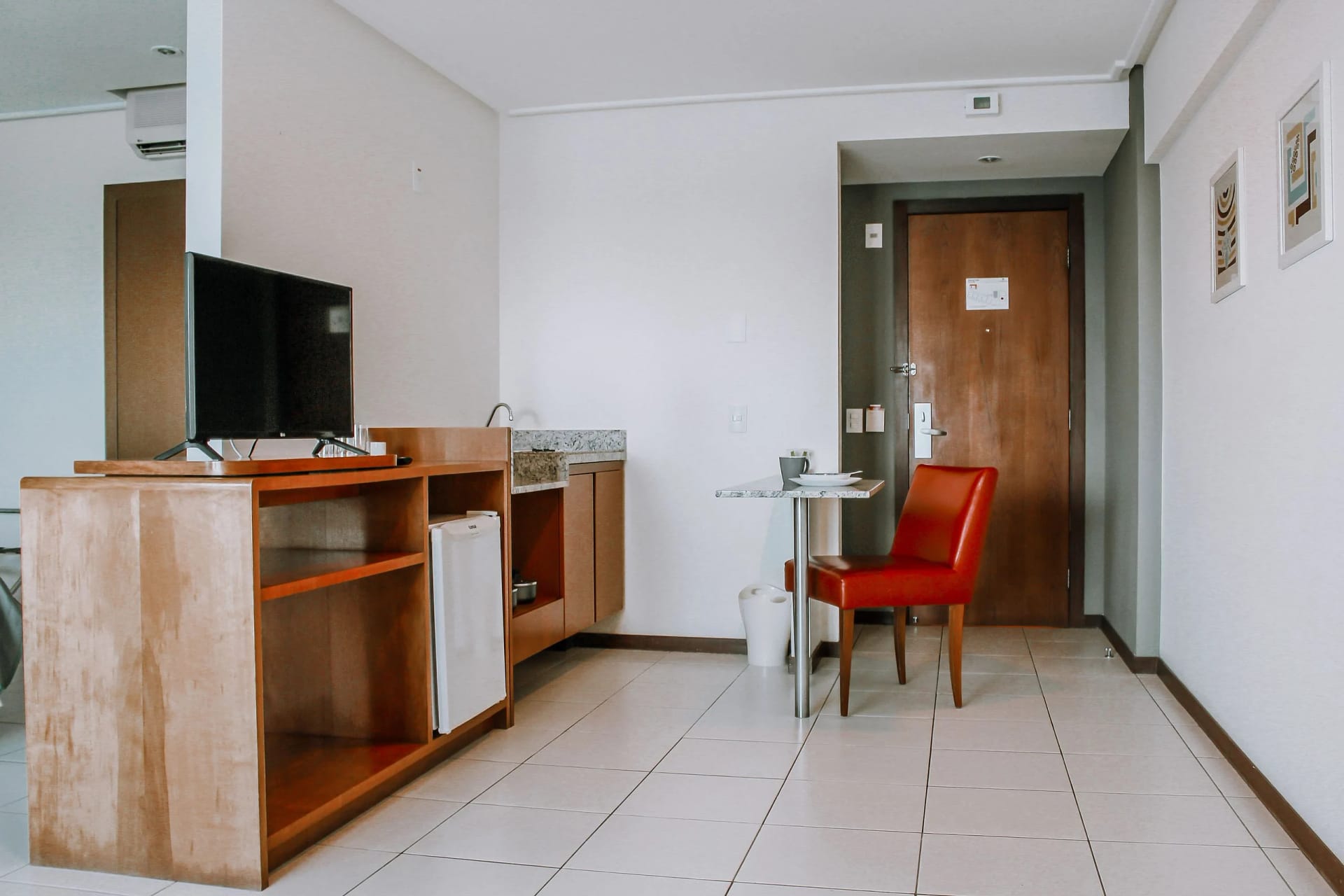 Cozinha ou kitnet — Flat em Condomínio Interatlântico Vista Mar - Qavi