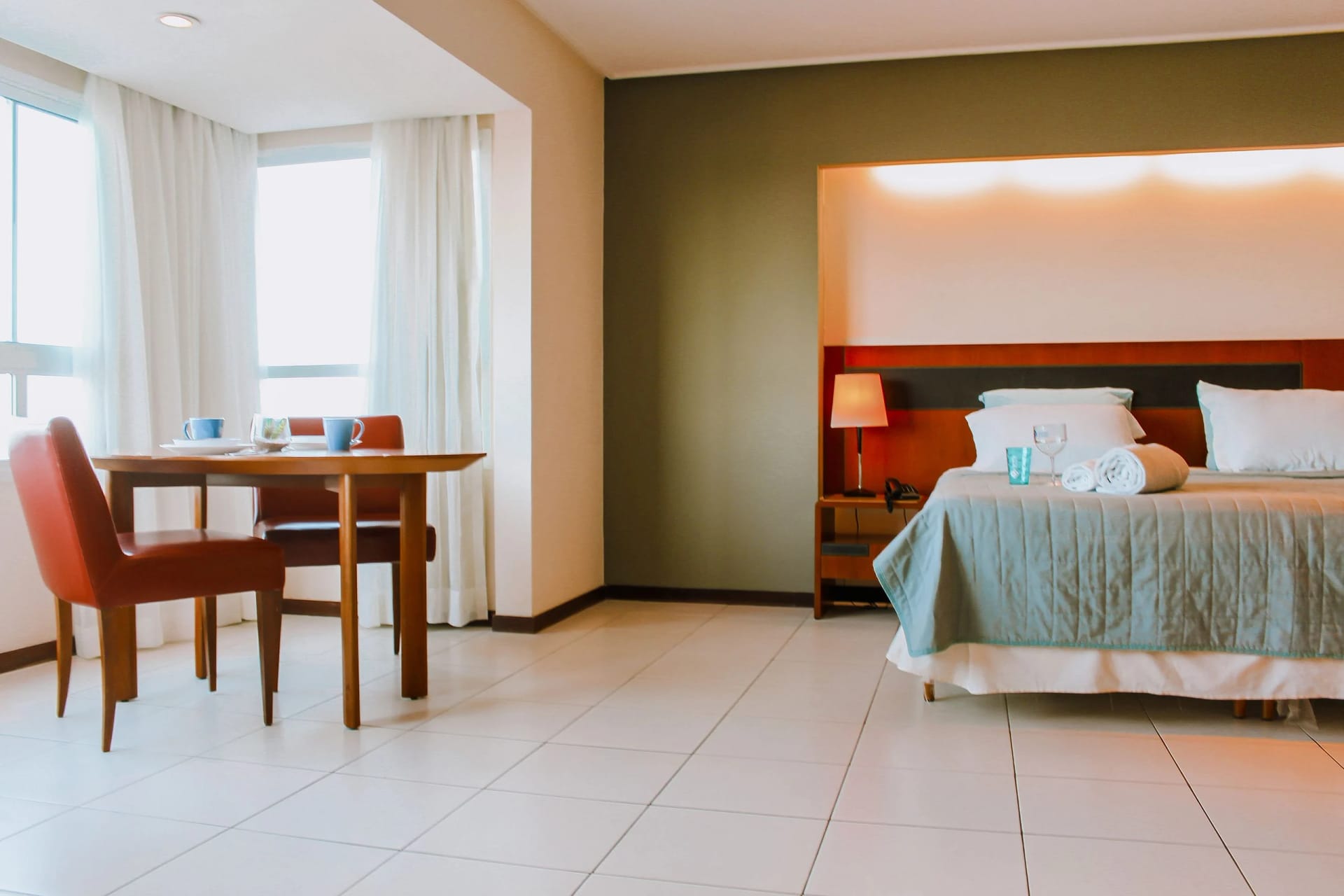 Quarto — Flat em Condomínio Interatlântico Vista Mar - Qavi