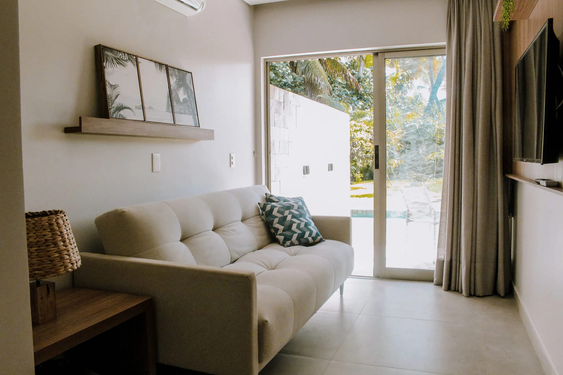 Sala de Estar — Flat Ile de Pipa Deck Molhado Maldivas by Qavi