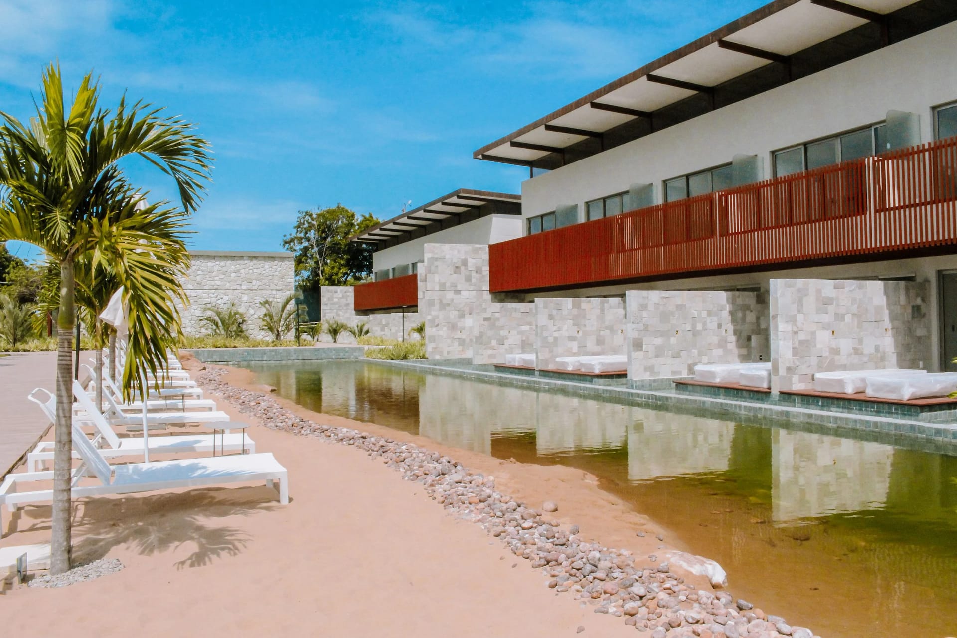Piscina — Flat Ile de Pipa Deck Molhado Maldivas by Qavi