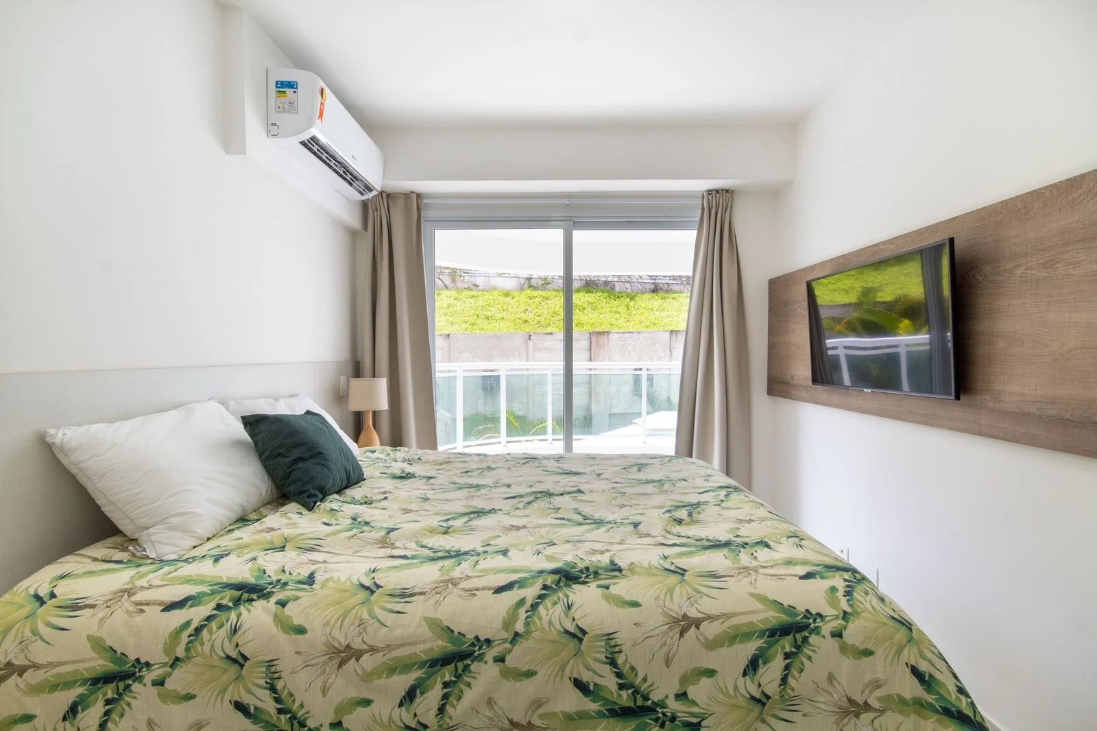 Quarto — In Mare Bali Flat Fiji by Qavi
