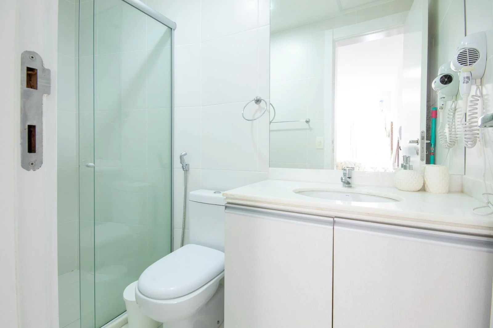 Banheiro — In Mare Bali Flat Fiji by Qavi