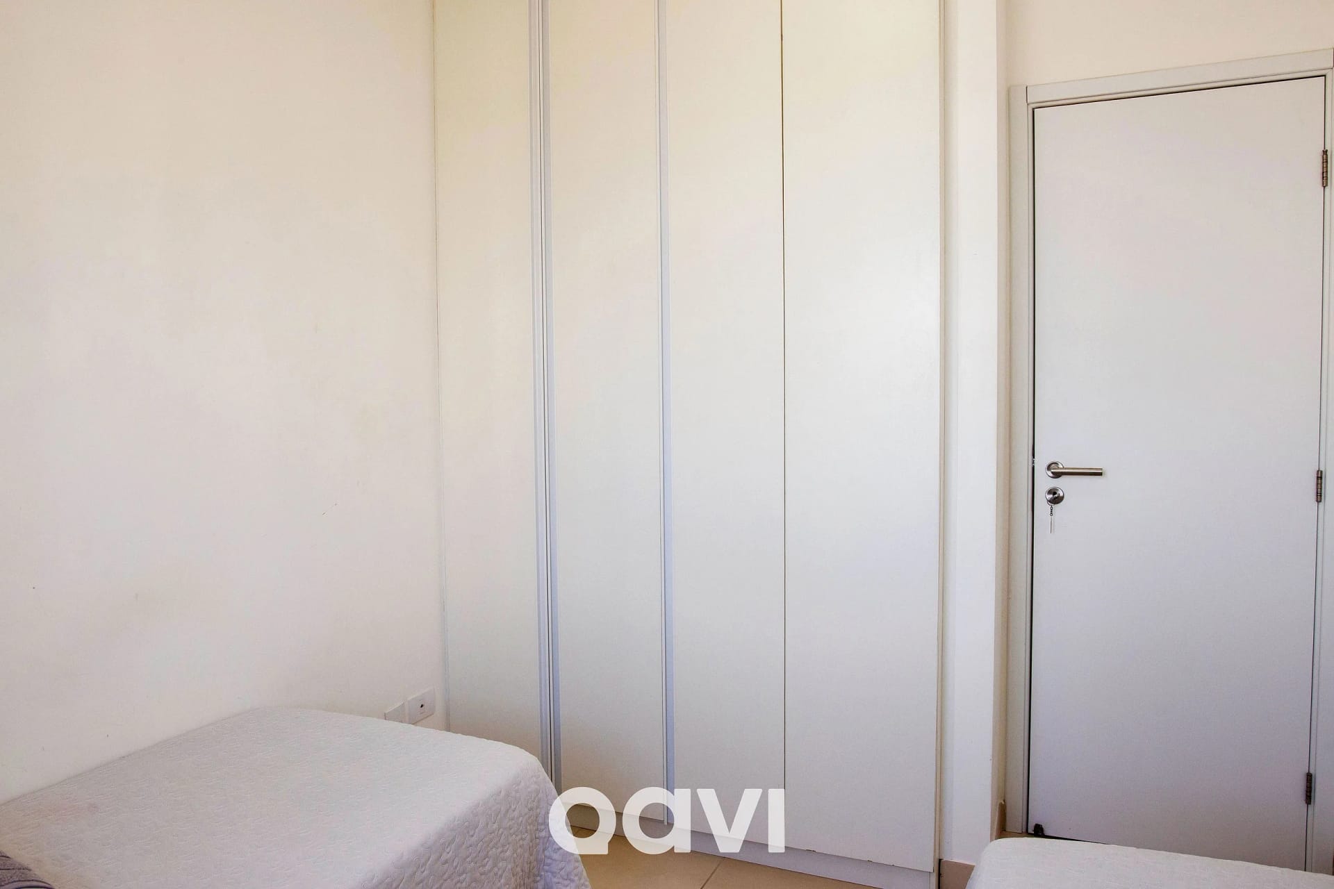 Quarto — Apto aconchegante no melhor de Ponta Negra by Qavi