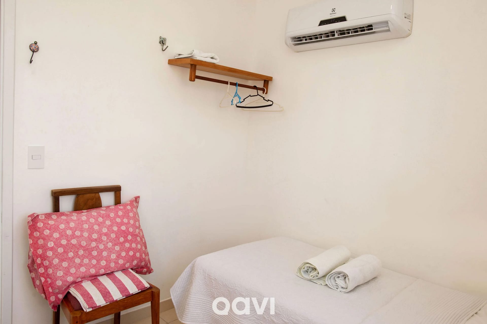 Quarto — Apto aconchegante no melhor de Ponta Negra by Qavi