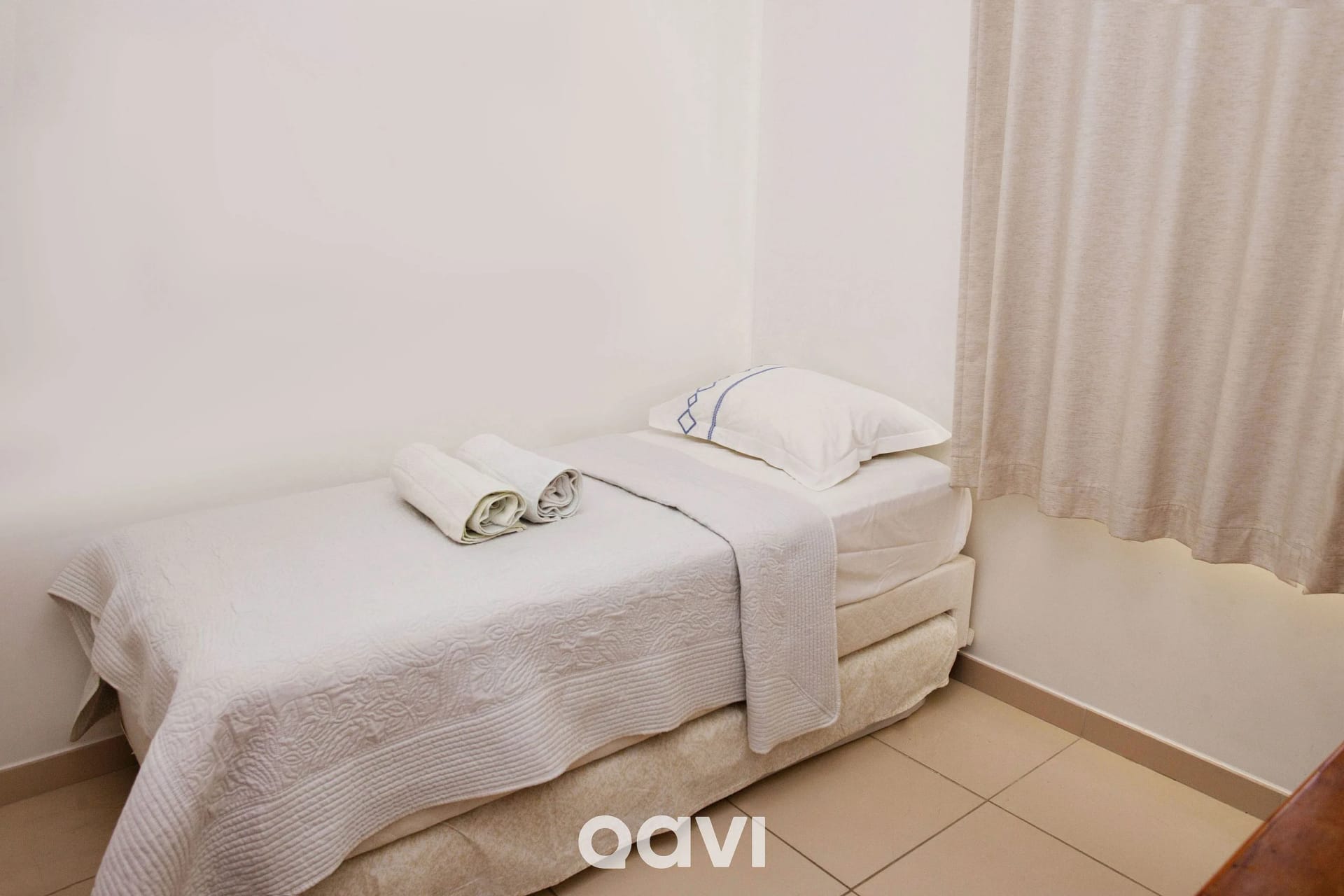 Quarto — Apto aconchegante no melhor de Ponta Negra by Qavi