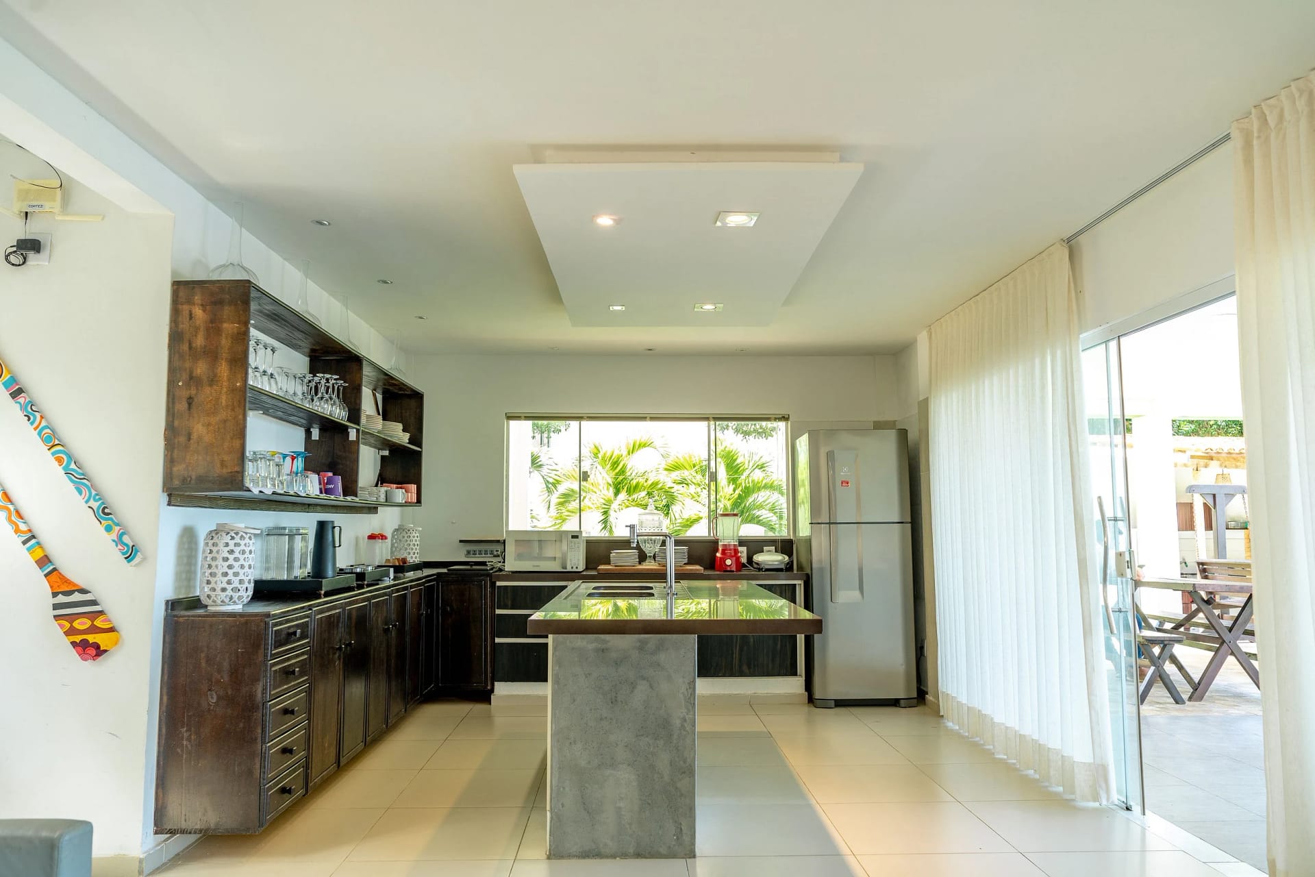 Cozinha ou kitnet — Casa com Piscina em Pipa no Flores da Mata by Qavi