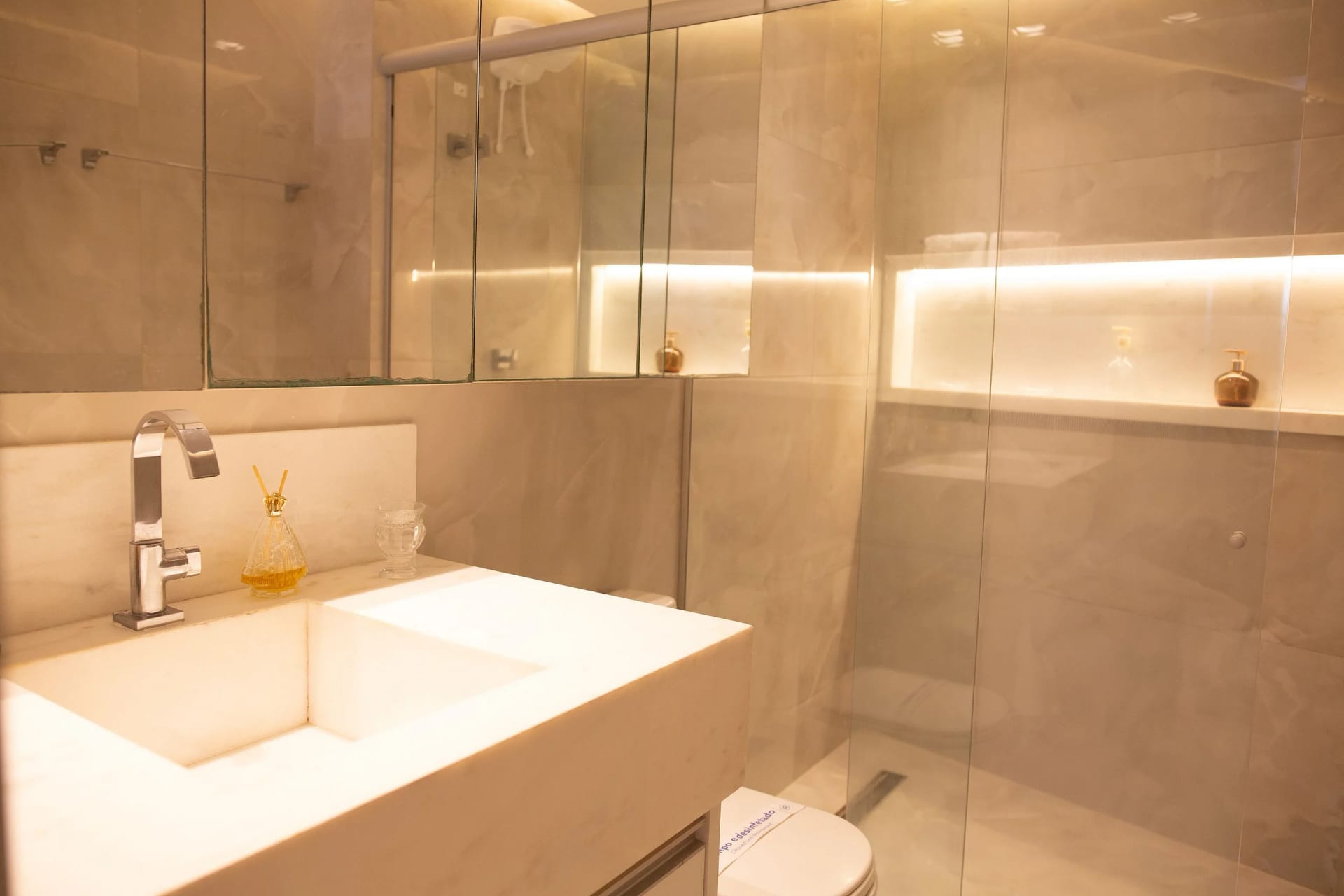 Banheiro — In Mare Bali Flat Premium Sardenha by Qavi