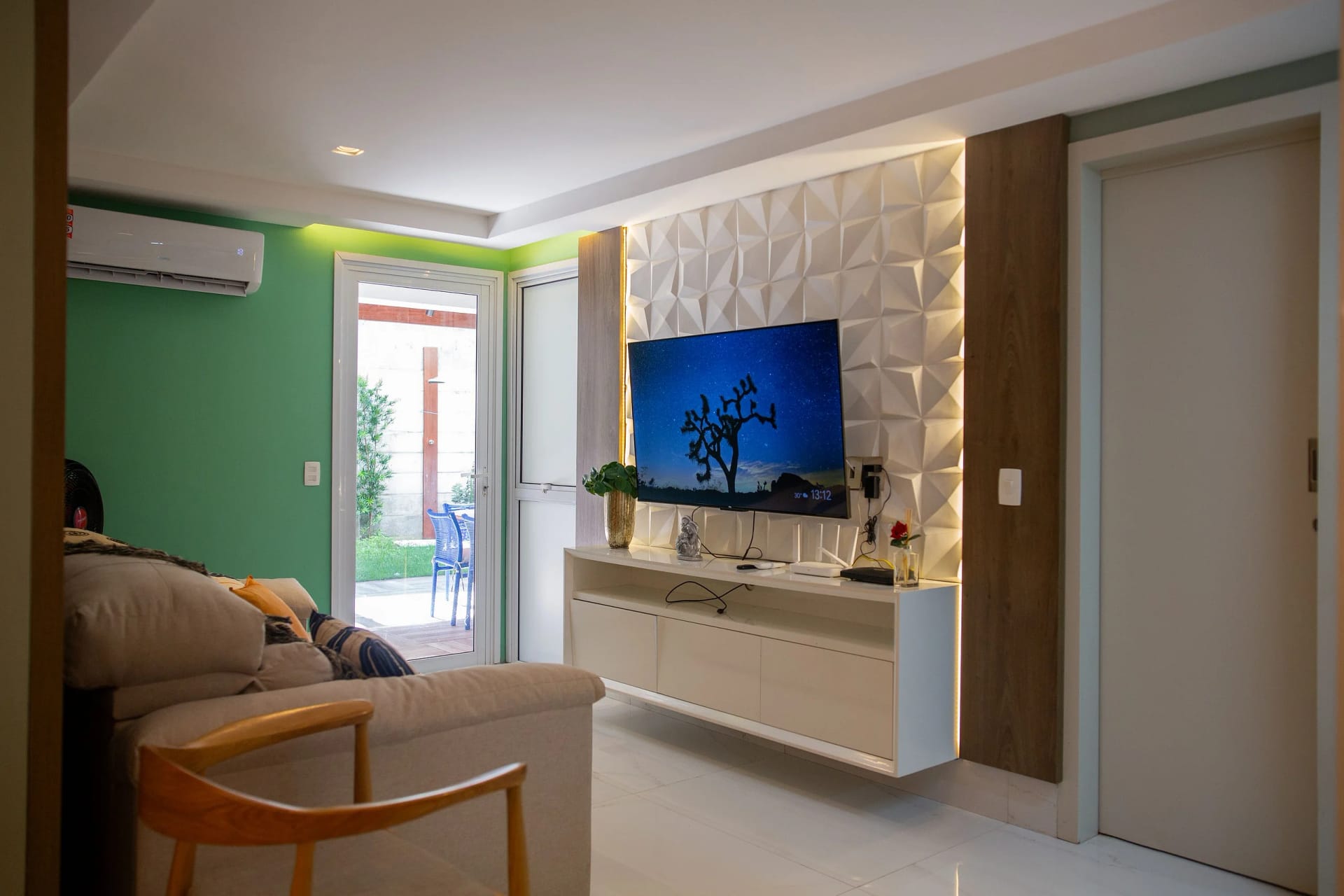 Sala de Estar — In Mare Bali Flat Premium Sardenha by Qavi