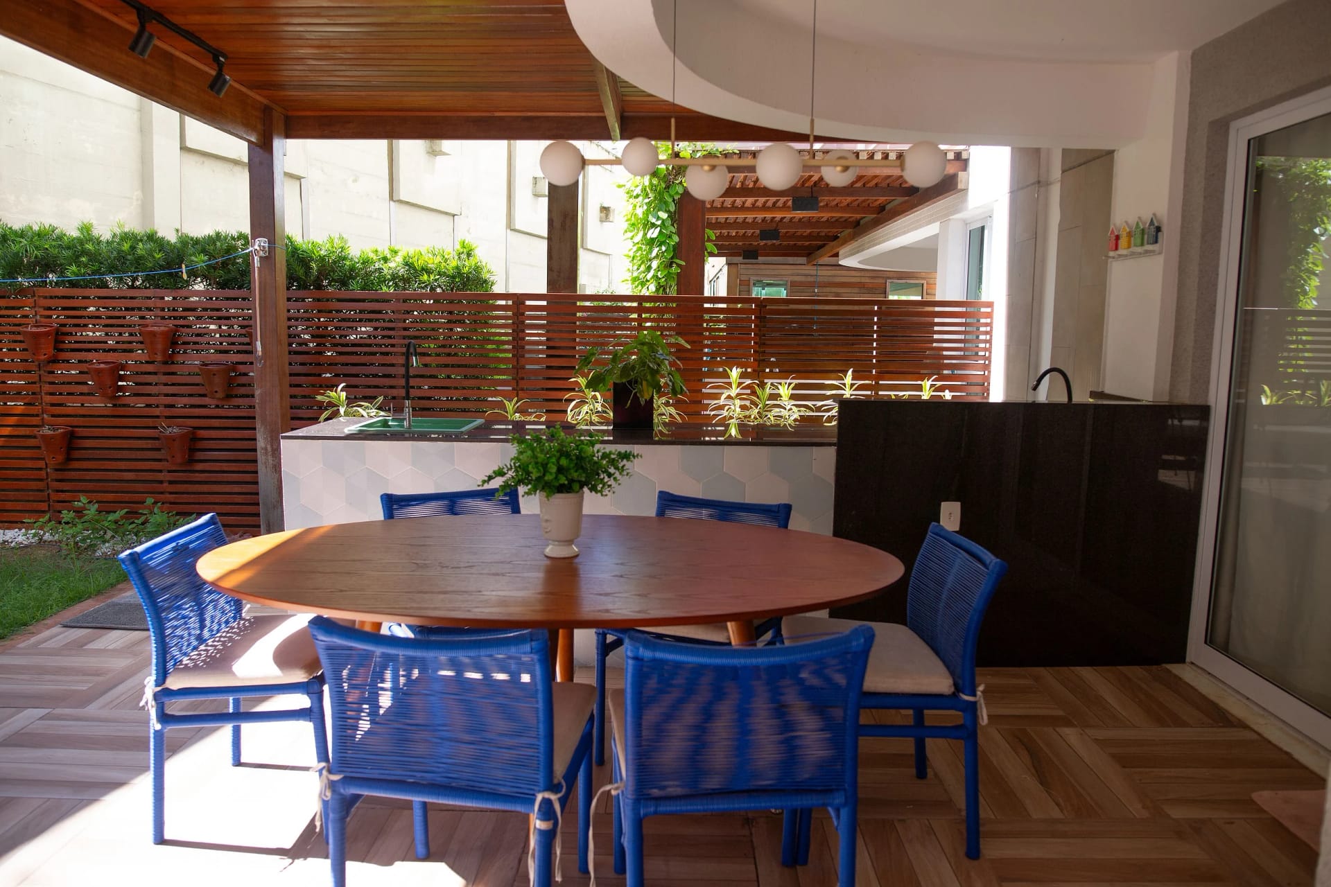 Varanda / Terraço — In Mare Bali Flat Premium Sardenha by Qavi