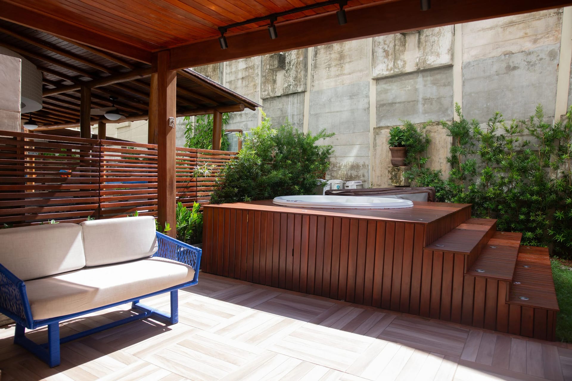 Varanda / Terraço — In Mare Bali Flat Premium Sardenha by Qavi