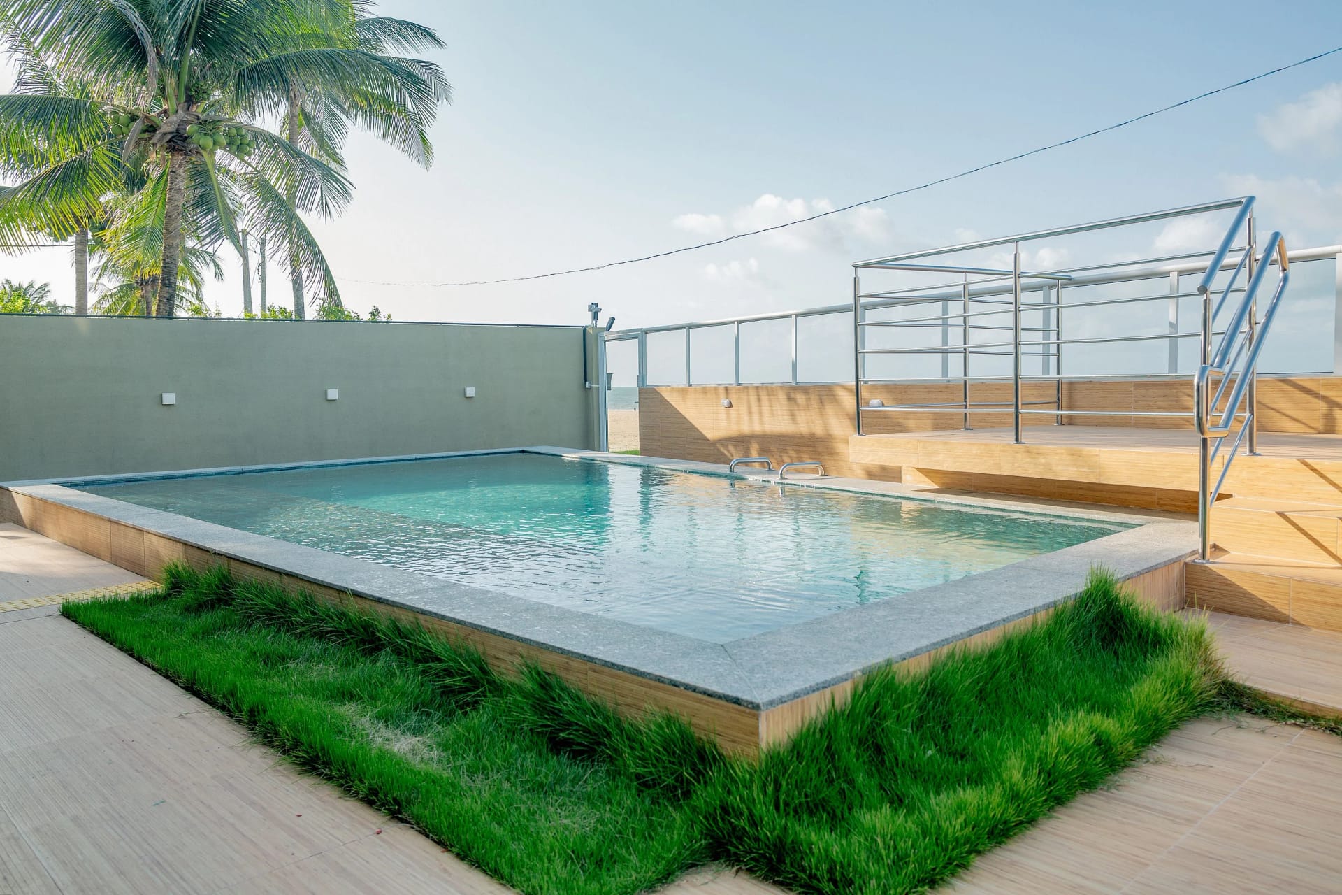 Piscina — Triplex à Beira-Mar com Vista em Pirangi by Qavi