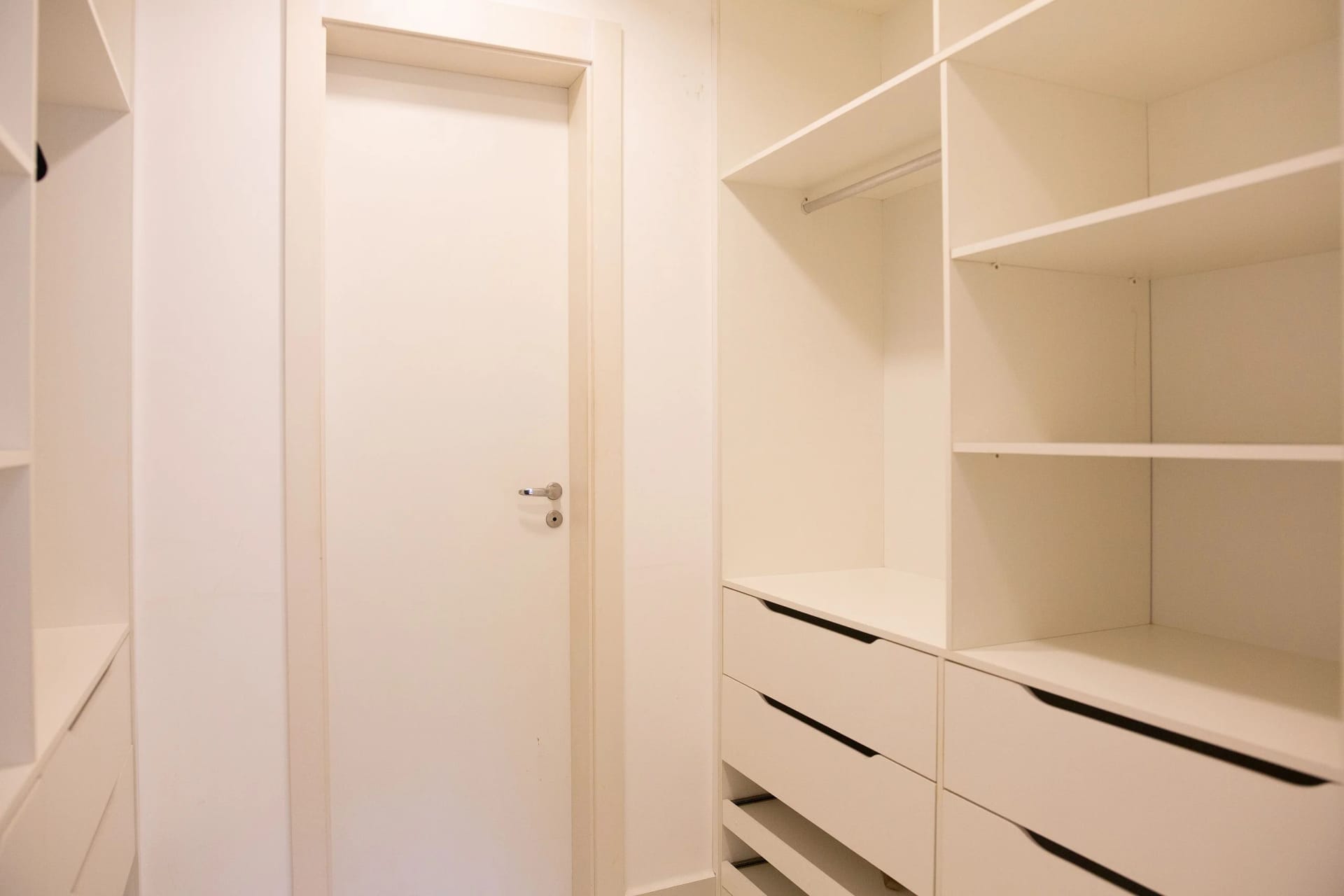 Quarto — In Mare Bali Flat Marbella by Qavi