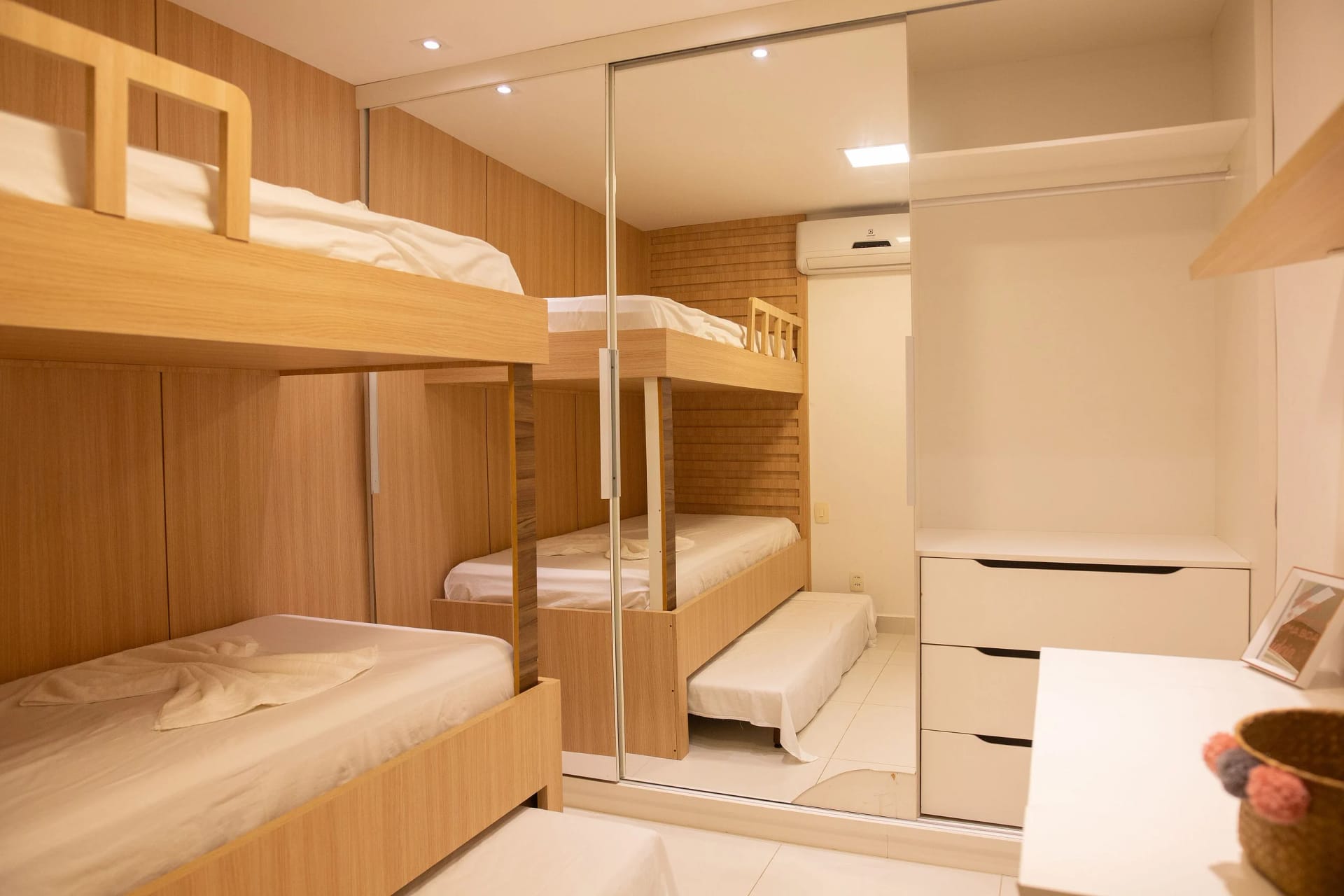 Quarto — In Mare Bali Flat Marbella by Qavi