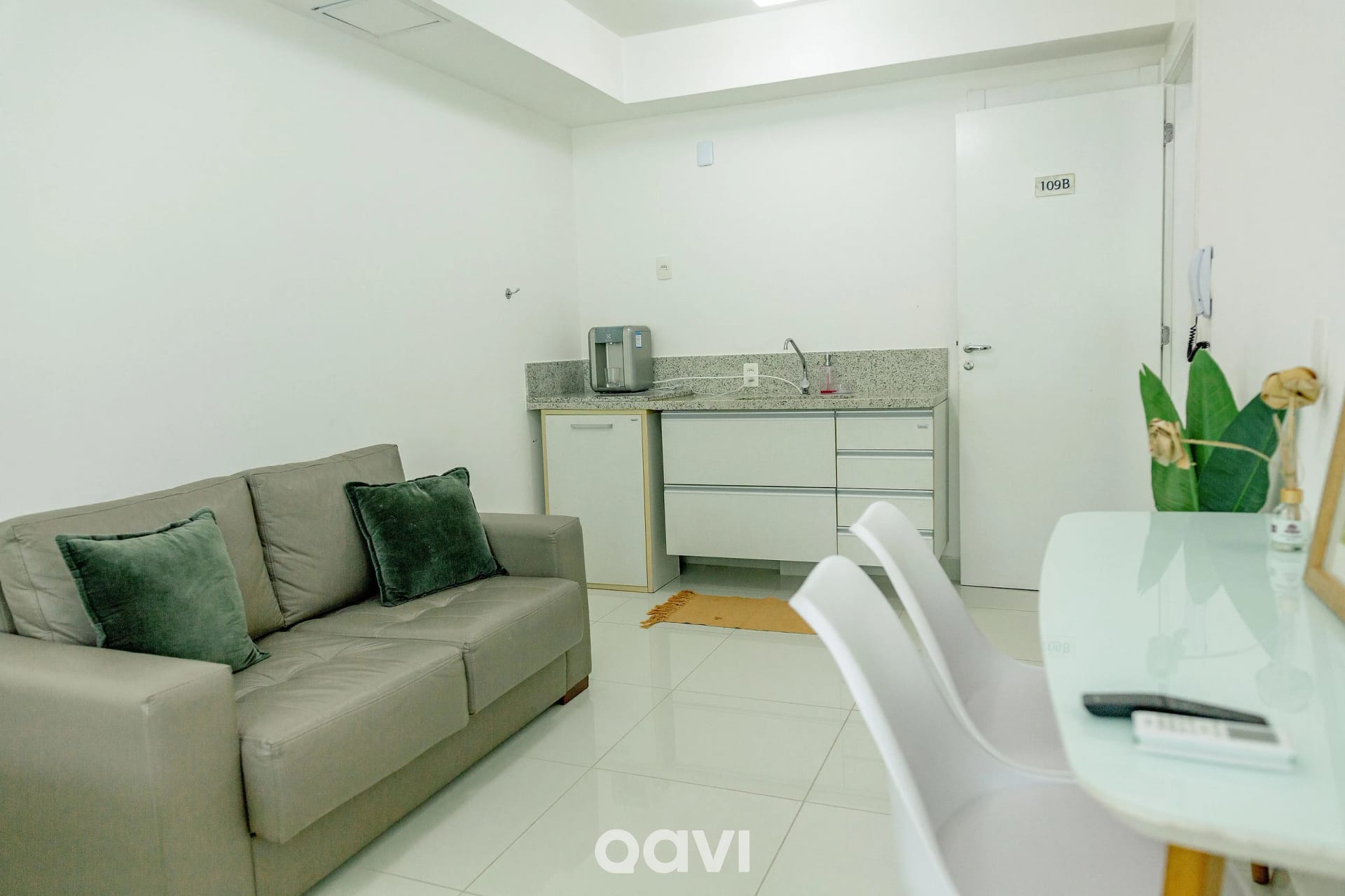 Quarto — In Mare Bali Flat Fiji by Qavi