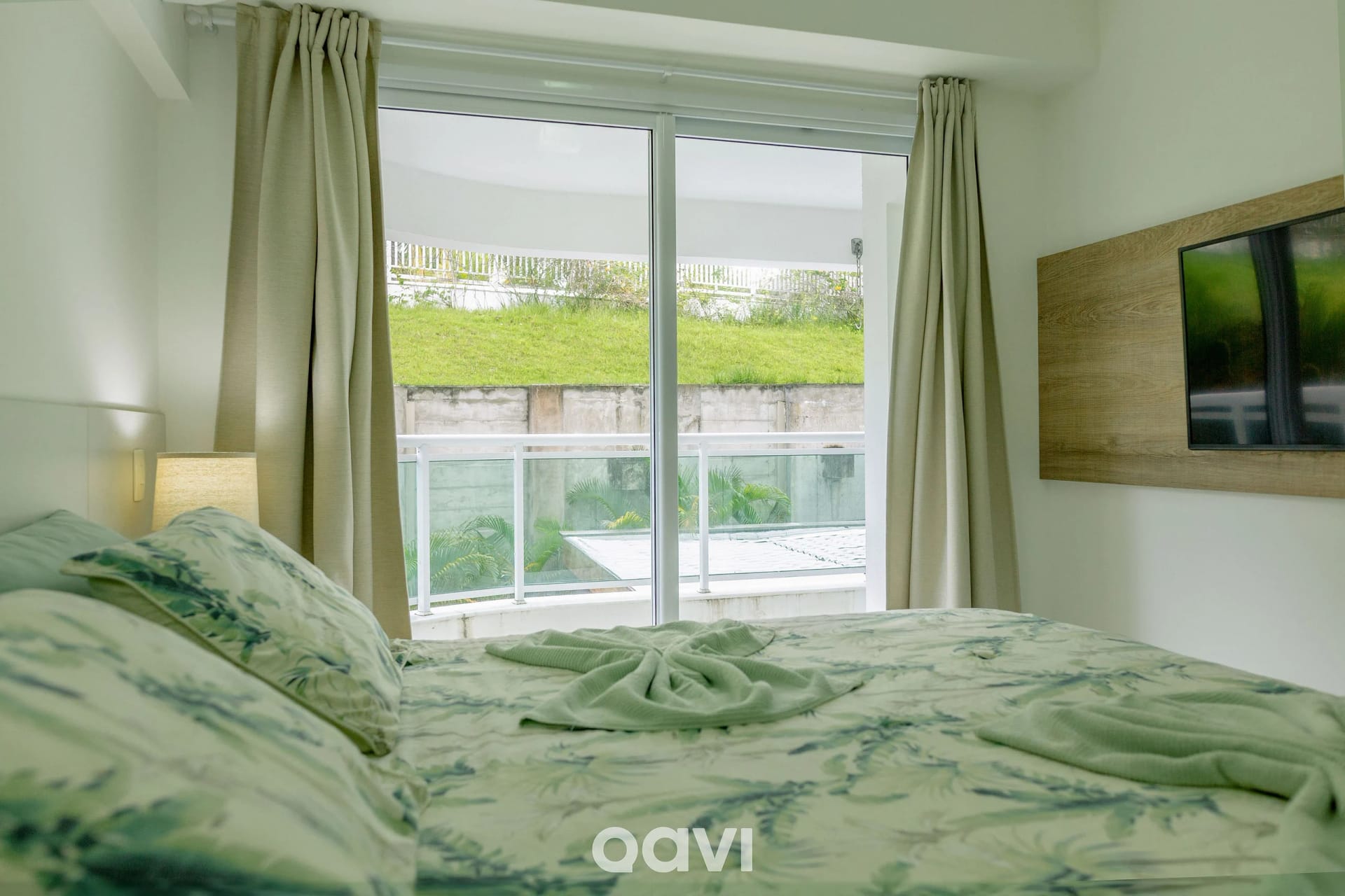 Quarto — In Mare Bali Flat Fiji by Qavi