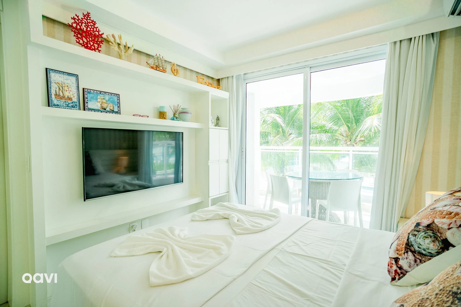 Foto de todo o quarto — In Mare Bali Flat Tulum by Qavi