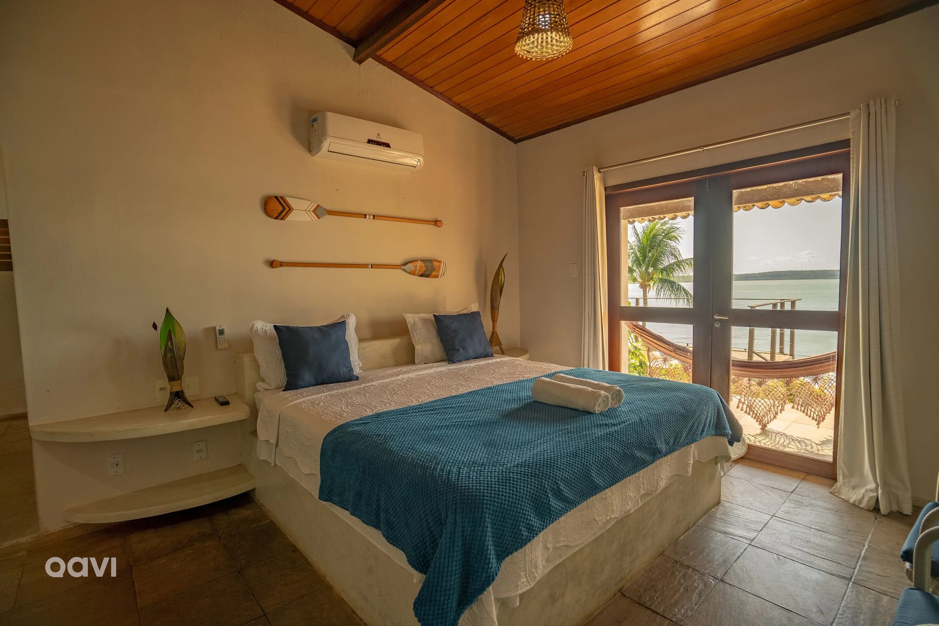 Foto de todo o quarto — Chalé Vista Mar Lagoa View by Qavi
