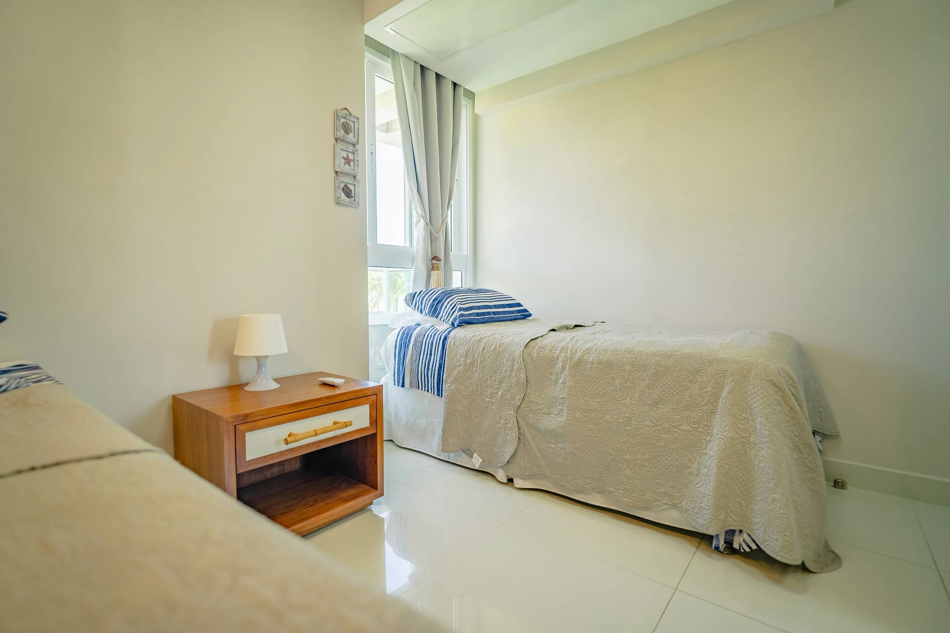 Quarto — In Mare Bali Flat Premium Cartagena by Qavi