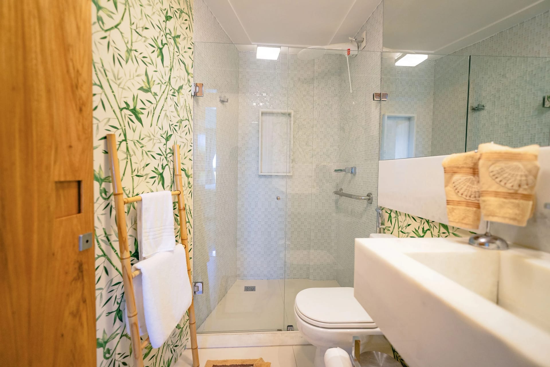 Banheiro — In Mare Bali Flat Premium Cartagena by Qavi
