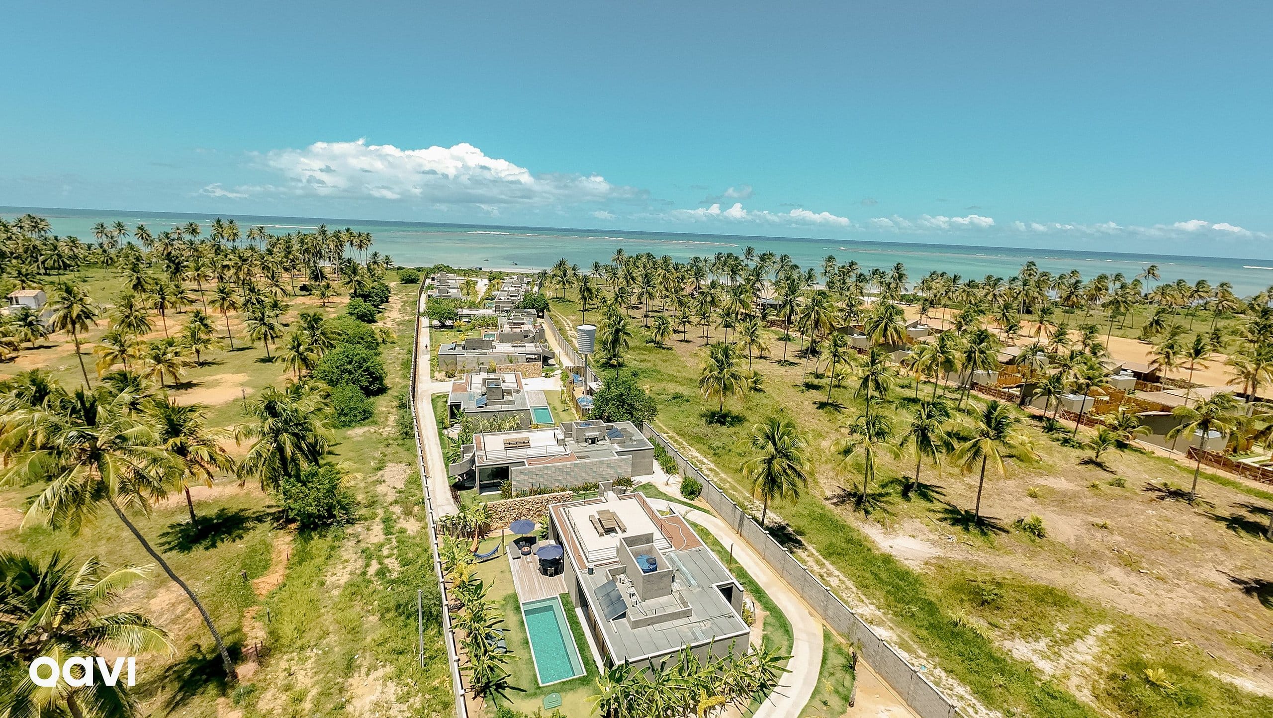 Casa com Piscina na Praia de Tatuamunha by Qavi