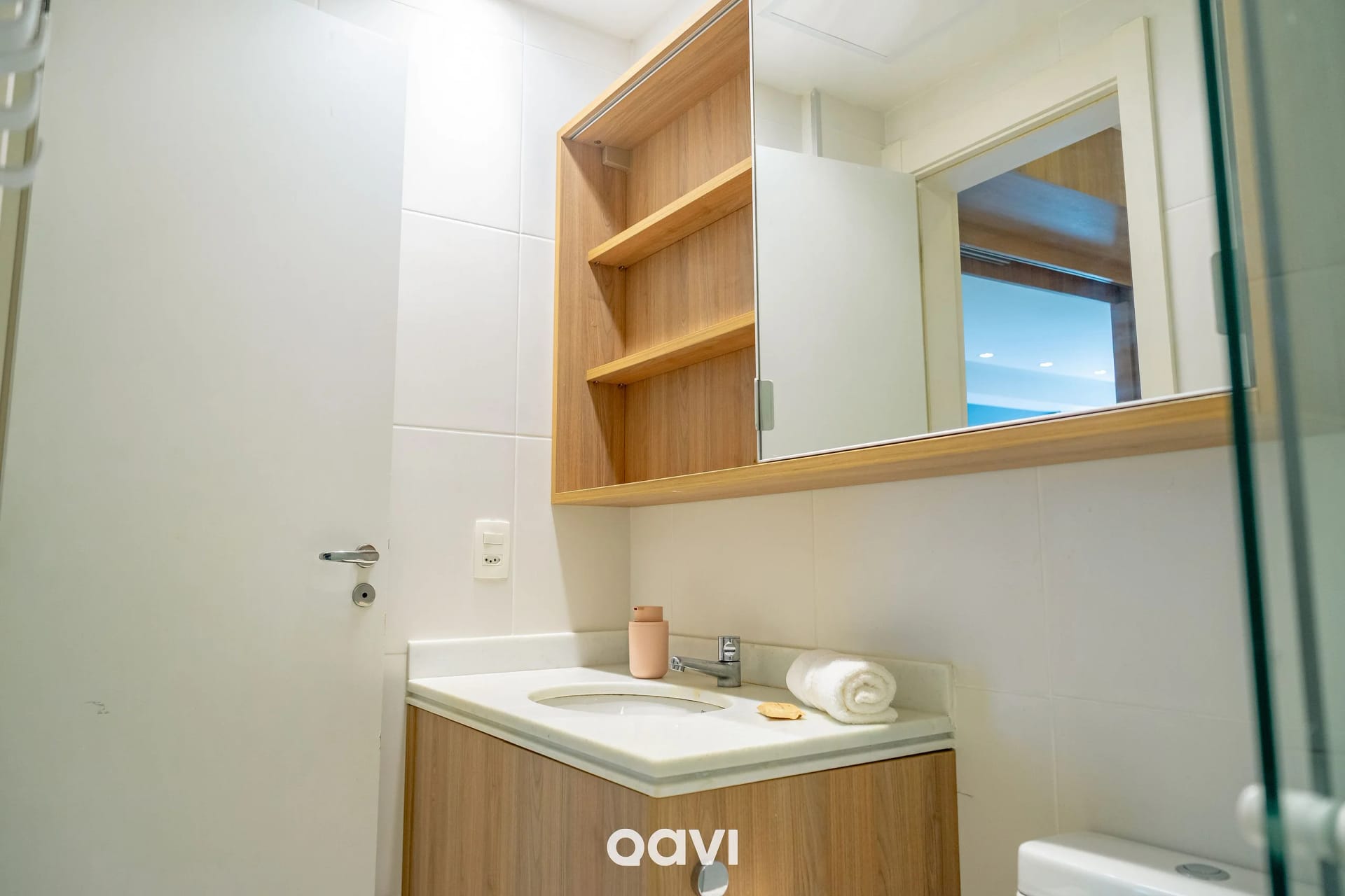 Banheiro — In Mare Bali Flat Premium Santorini by Qavi
