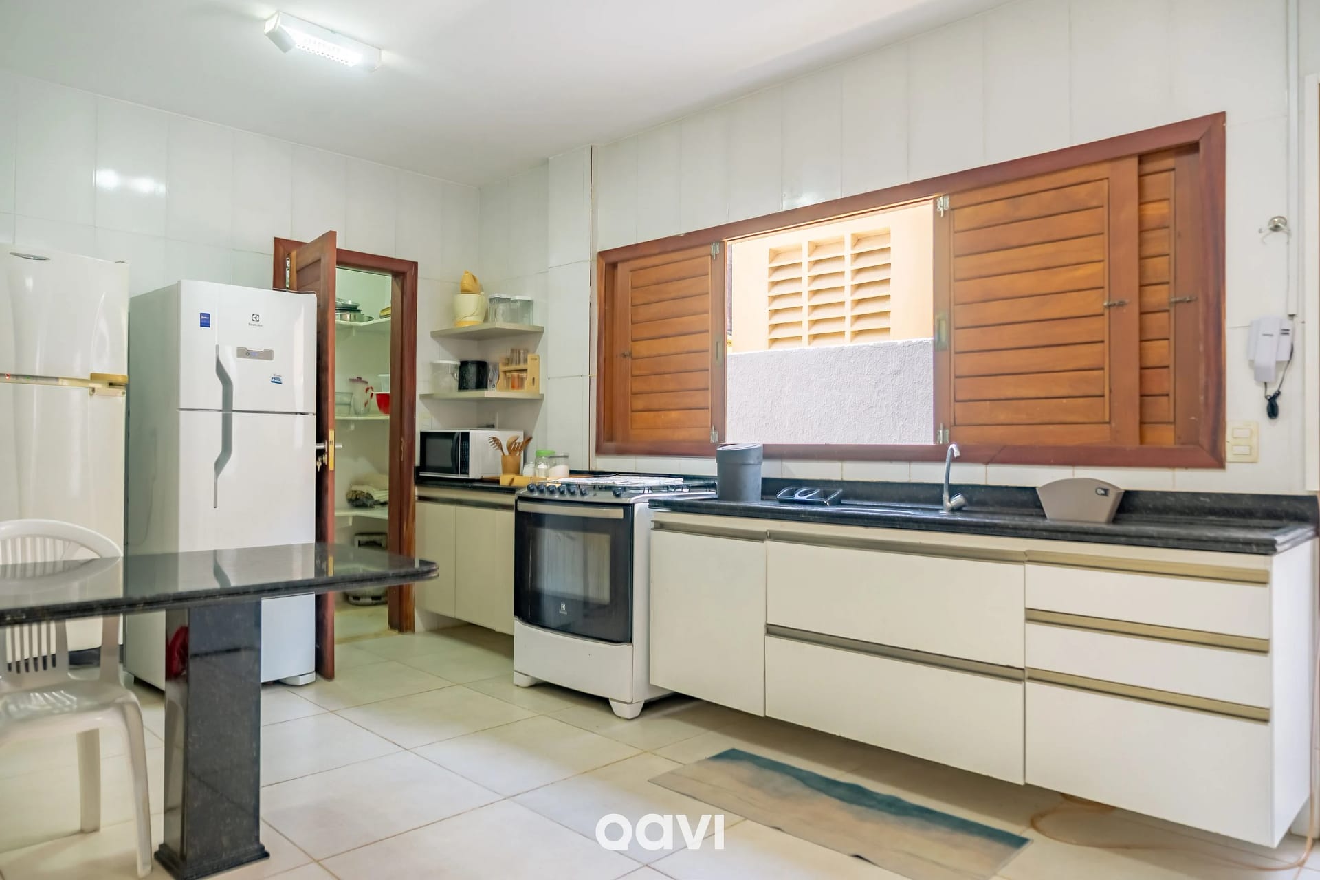 Cozinha ou kitnet — Casa pé na areia premium Pirangi by Qavi