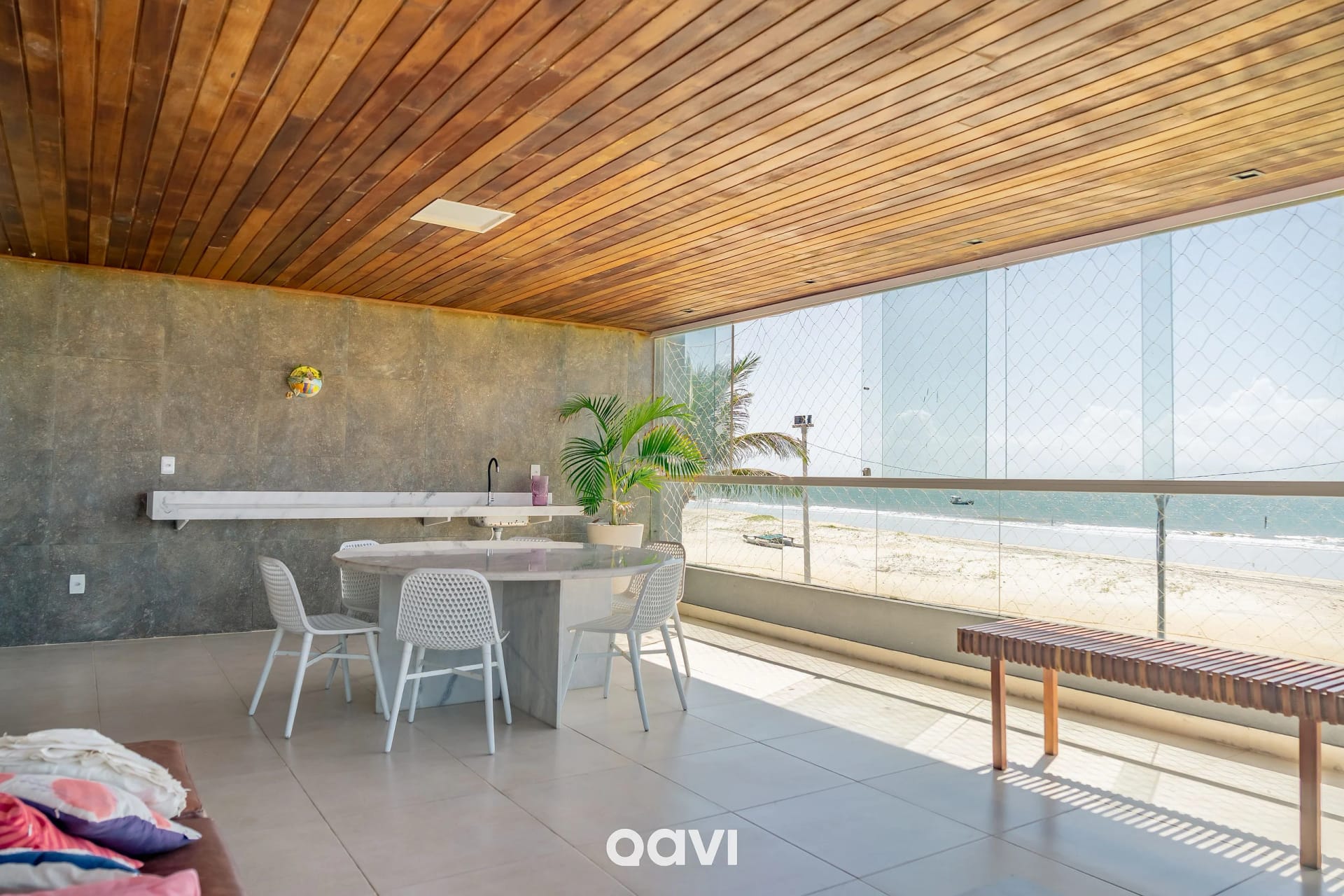 Sala de Estar — Casa pé na areia premium Pirangi by Qavi