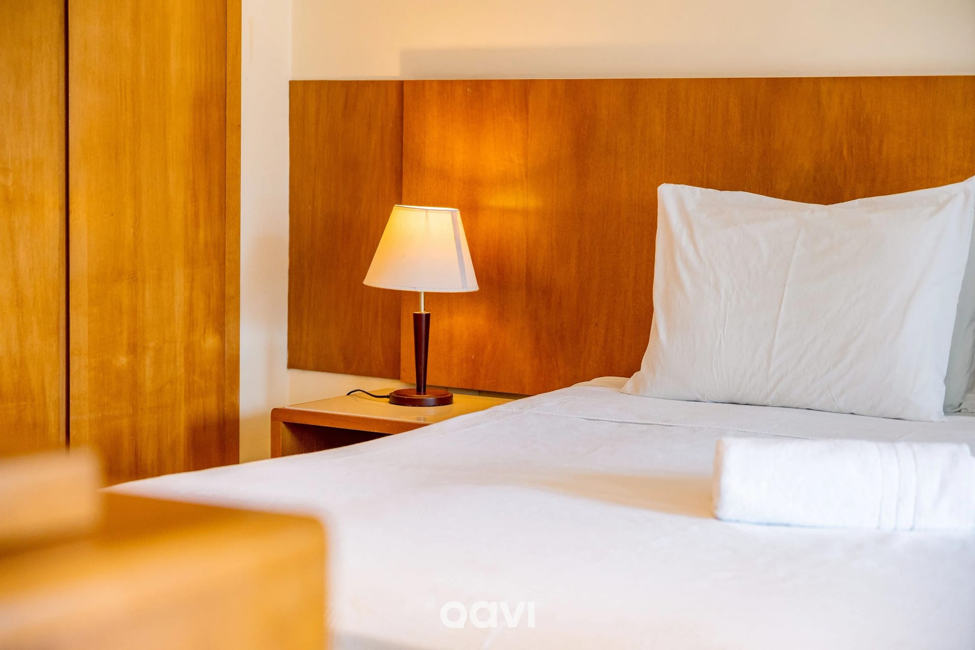 Cama — Flat Vista Parcial Mar em Petrópolis by Qavi