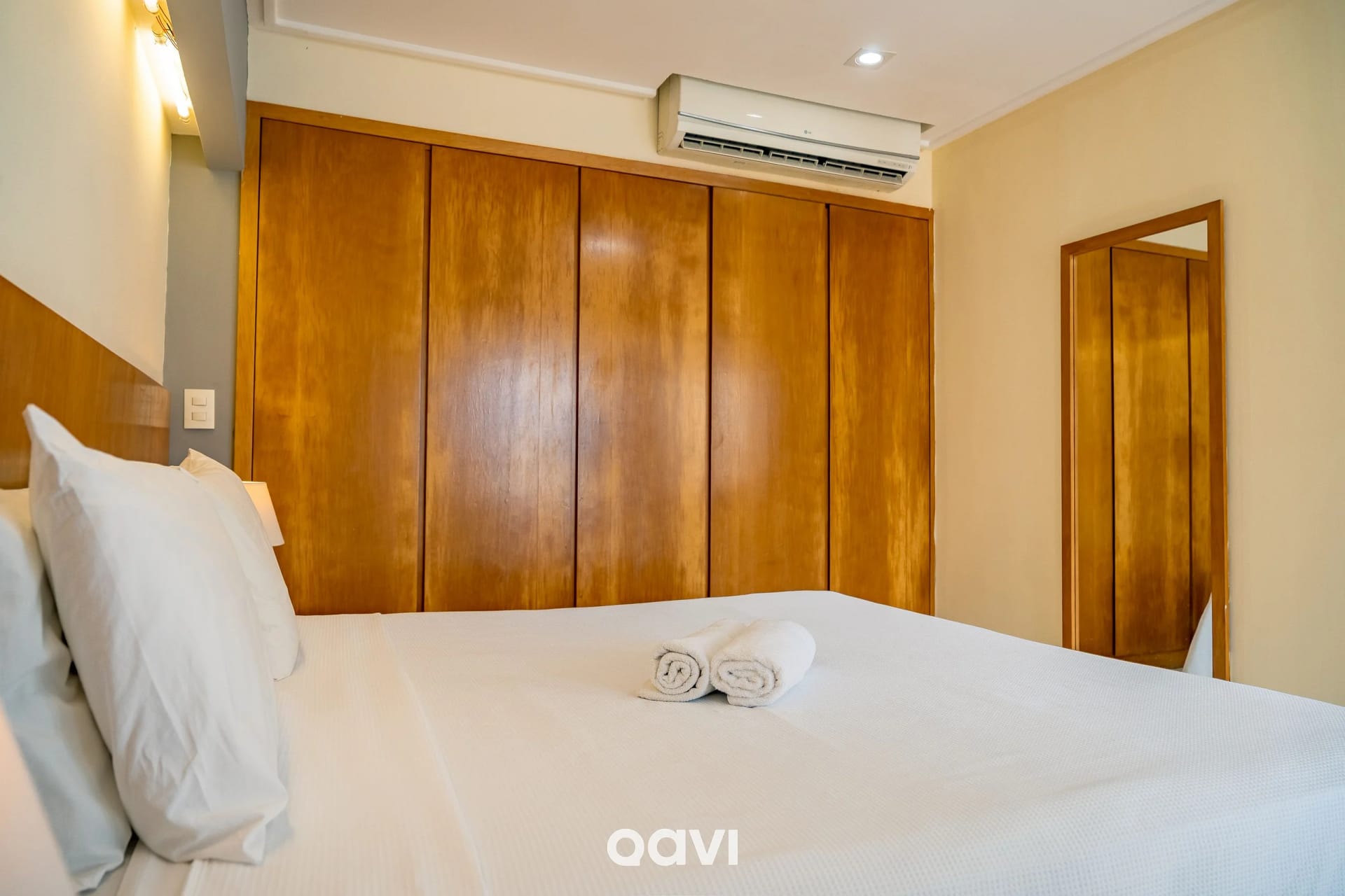 Quarto — Flat Vista Parcial Mar em Petrópolis by Qavi