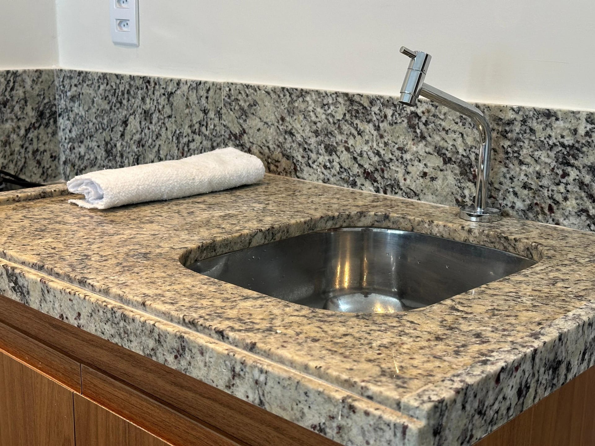 Cozinha ou kitnet — Flat Vista Parcial Mar em Petrópolis by Qavi