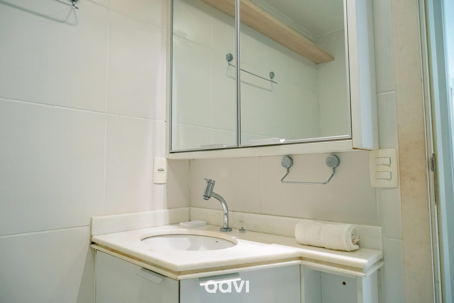 Banheiro — In Mare Bali Flat Premium Maui by Qavi