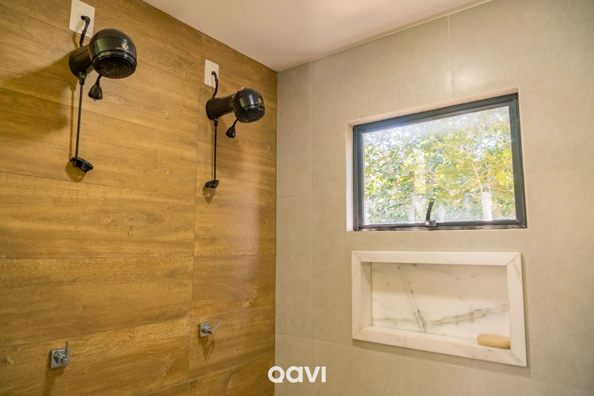 Banheiro — Casa com Piscina Privativa em condomínio Maxlife11 - By Qavi