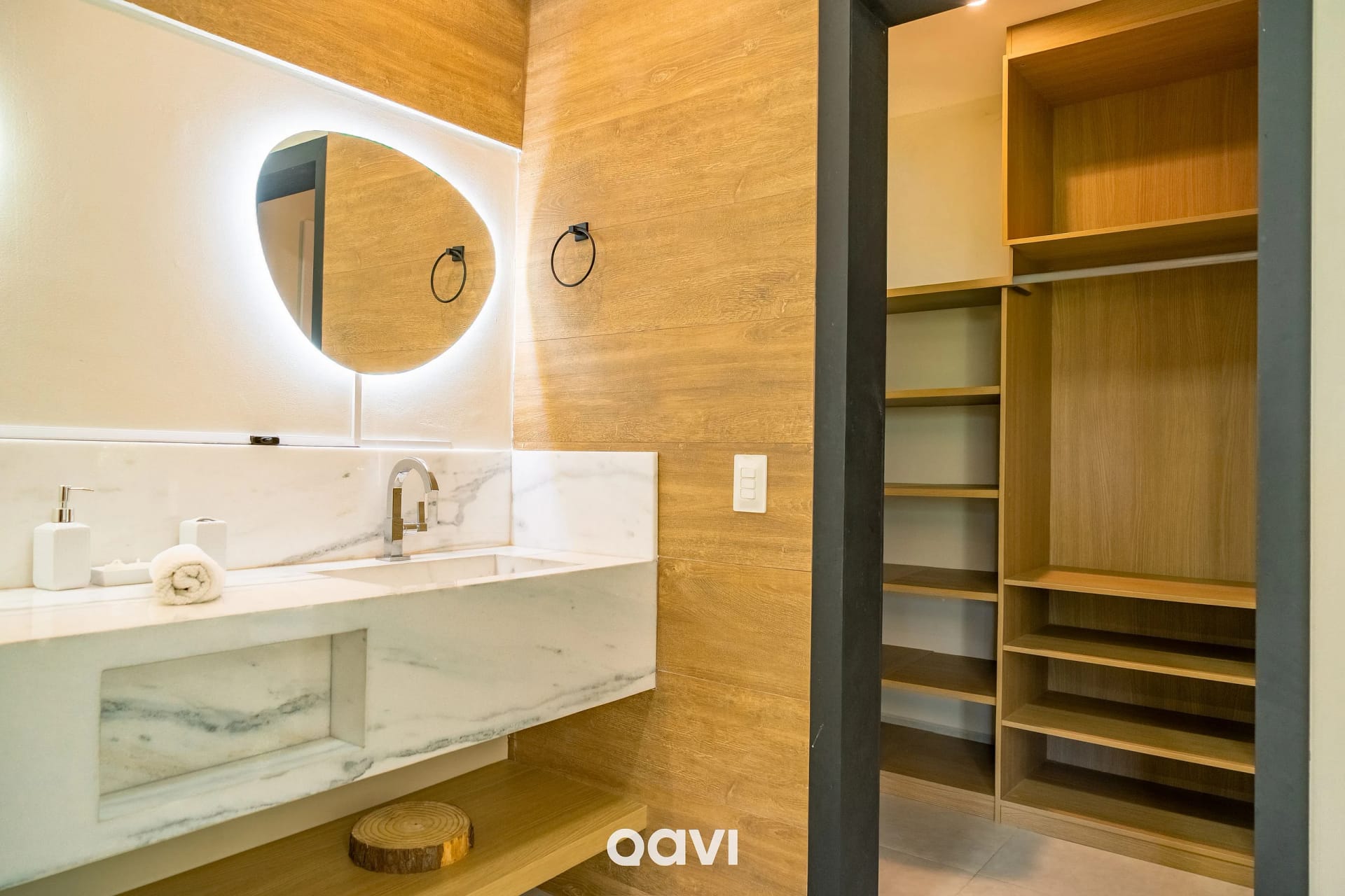 Banheiro — Casa com Piscina Privativa em condomínio Maxlife11 - By Qavi