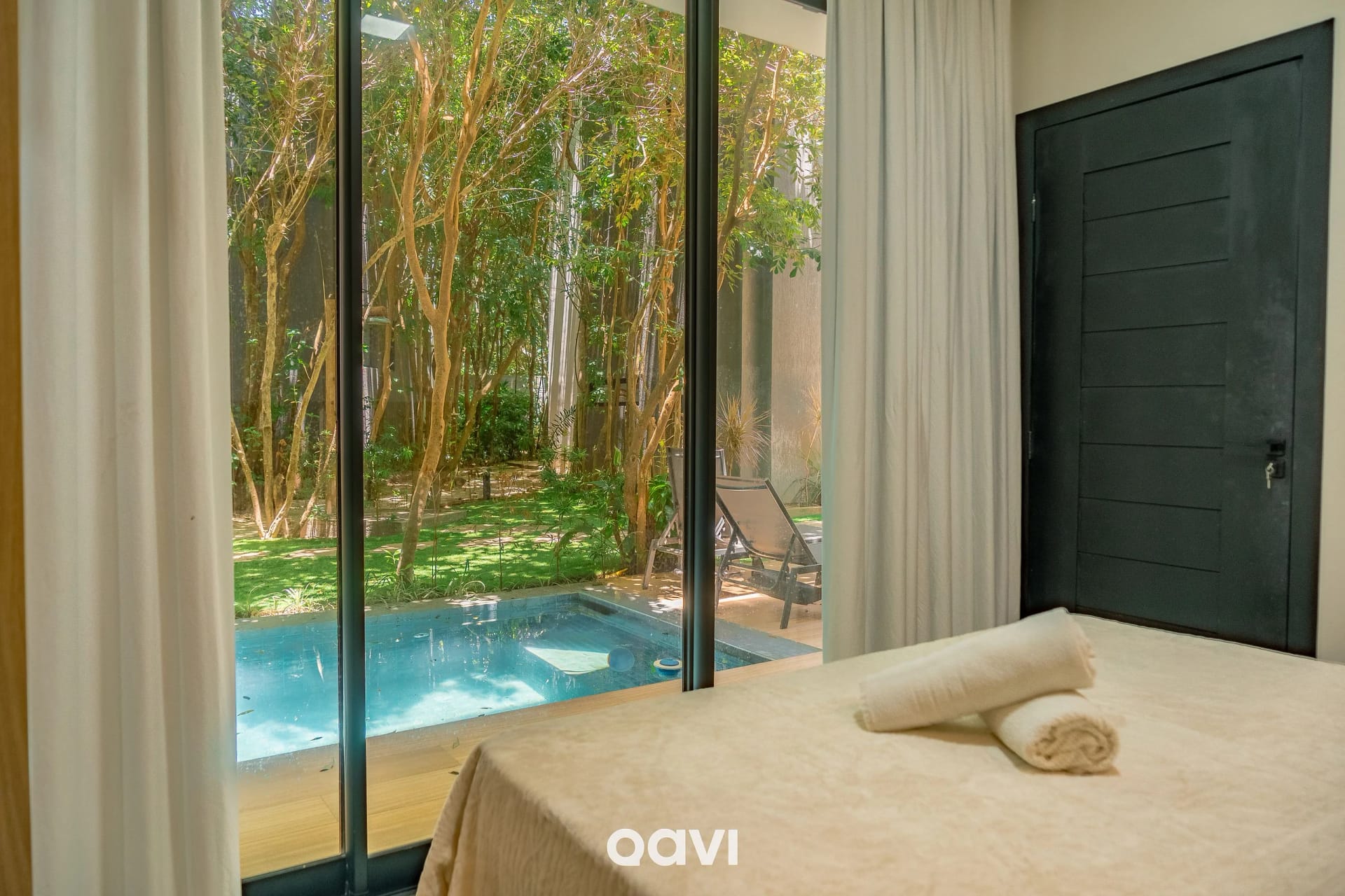 Quarto — Casa com Piscina Privativa em condomínio Maxlife11 - By Qavi