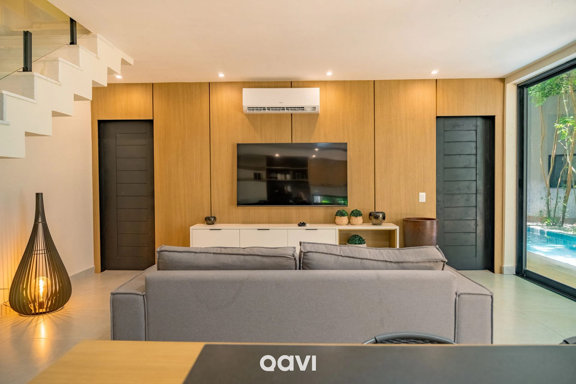 Sala de Estar — Casa com Piscina Privativa em condomínio Maxlife11 - By Qavi