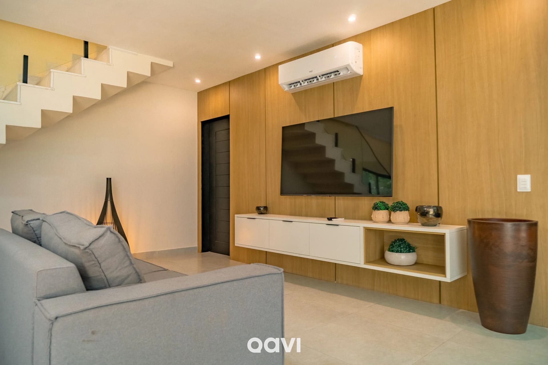 Sala de Estar — Casa com Piscina Privativa em condomínio Maxlife11 - By Qavi