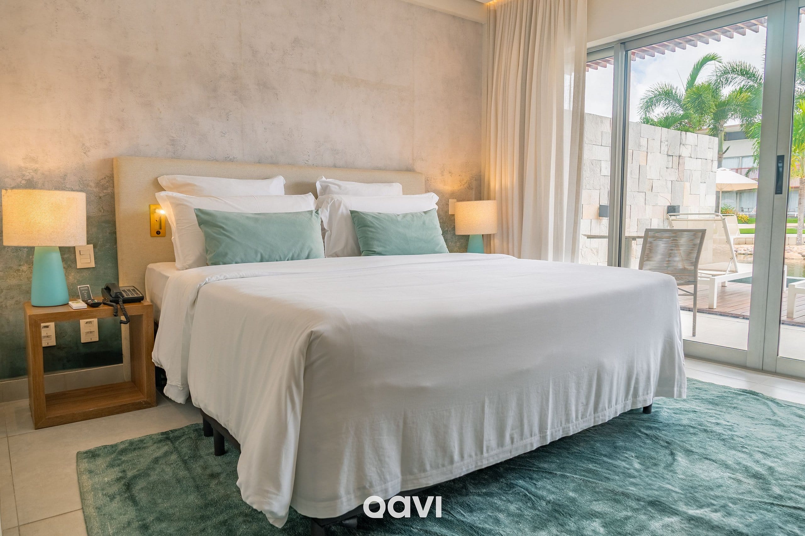 Quarto Deck Molhado Frente Piscina