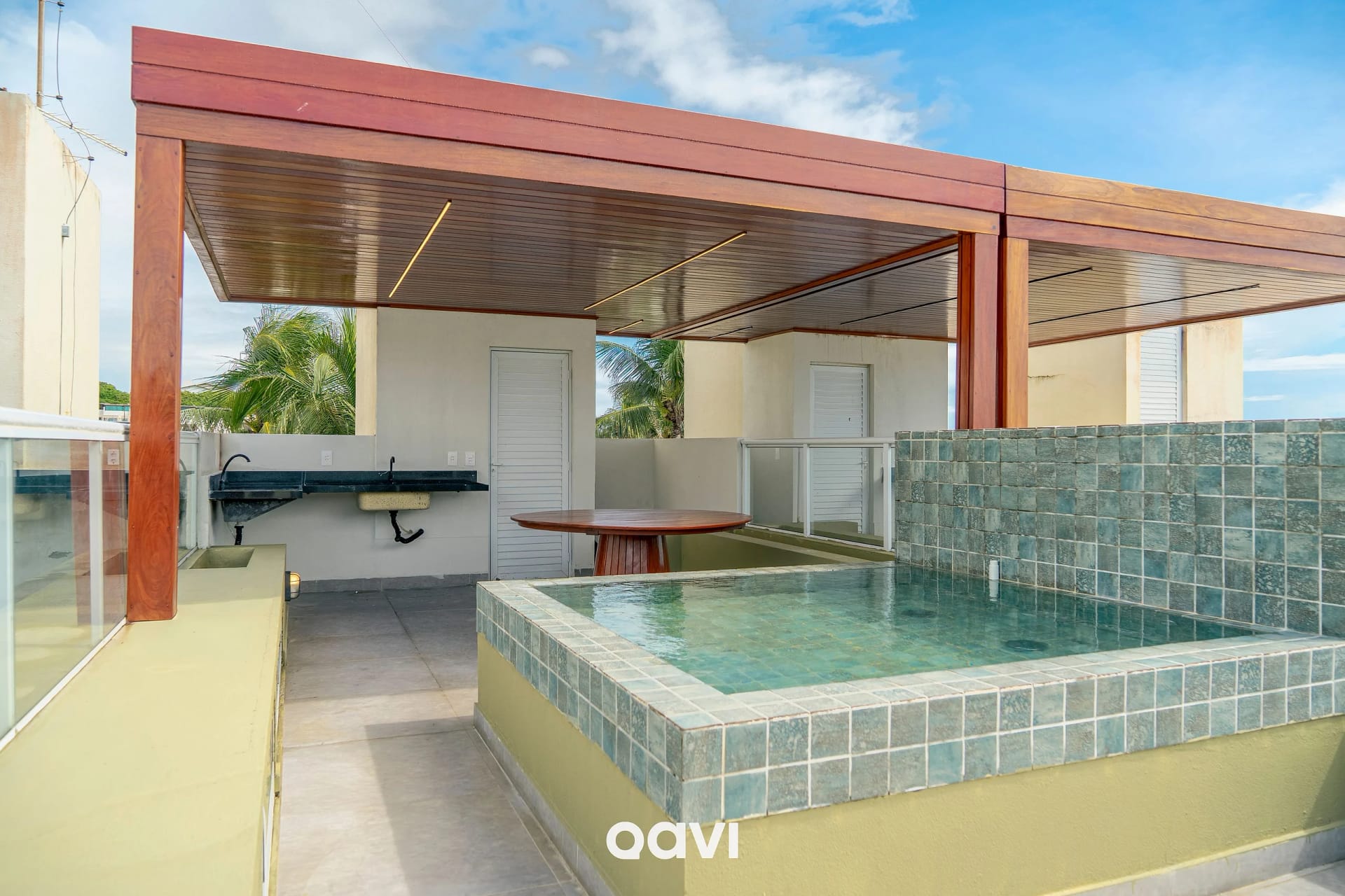 Varanda / Terraço — Triplex piscina privativa em Pirangi by Qavi