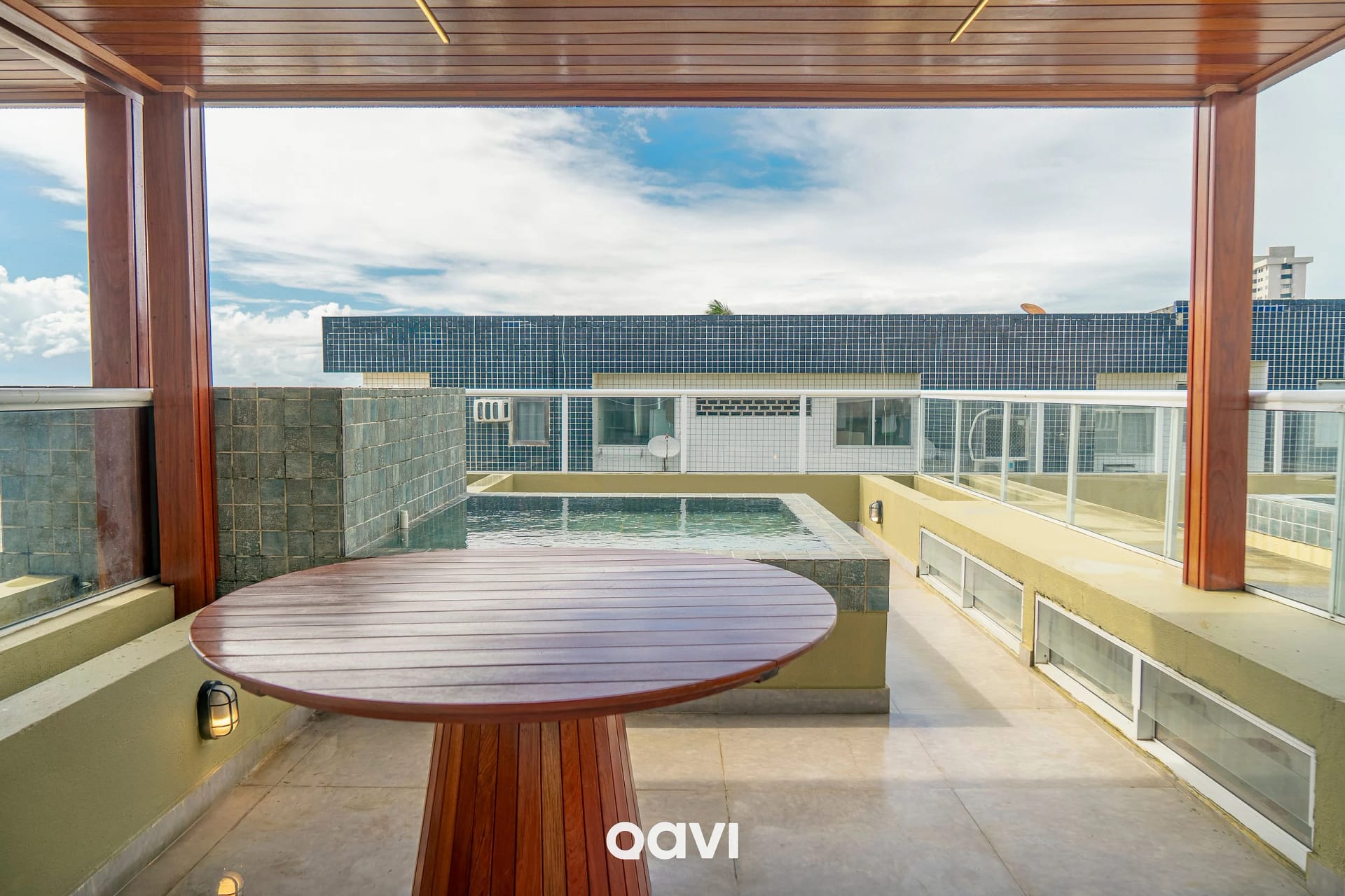 Varanda / Terraço — Triplex piscina privativa em Pirangi by Qavi