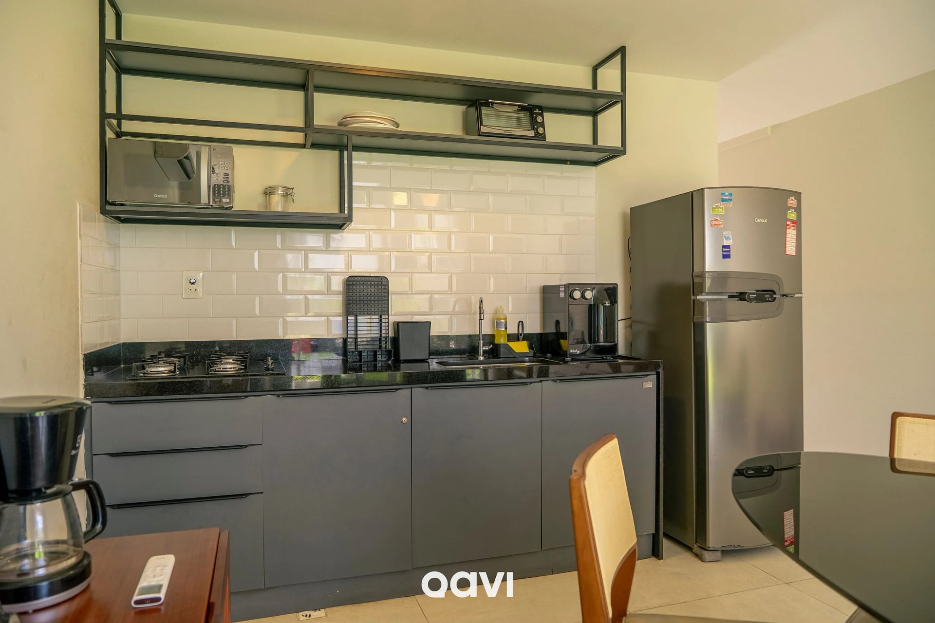Cozinha ou kitnet — Triplex piscina privativa em Pirangi by Qavi