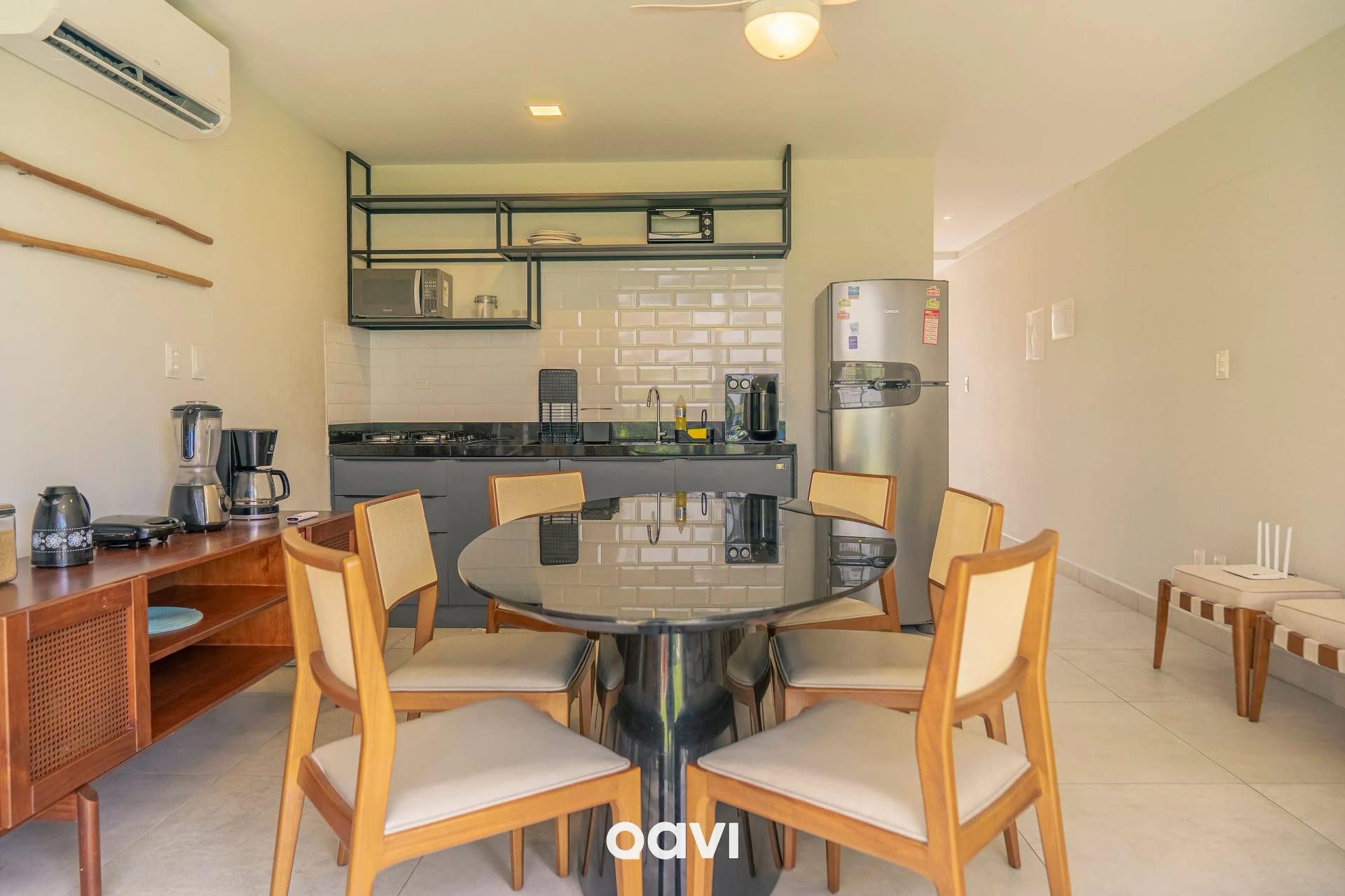 Sala de Estar — Triplex piscina privativa em Pirangi by Qavi