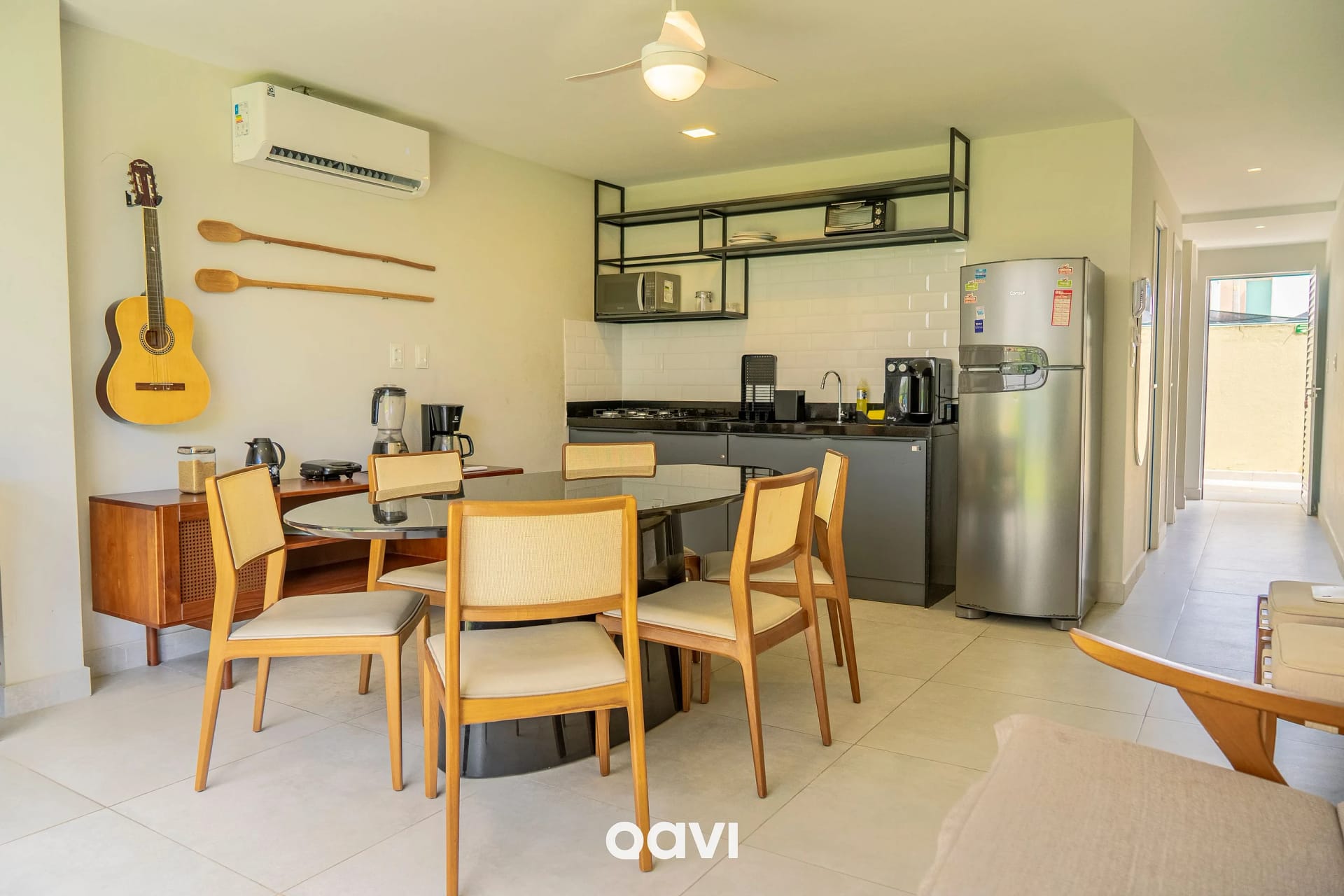 Sala de Estar — Triplex piscina privativa em Pirangi by Qavi