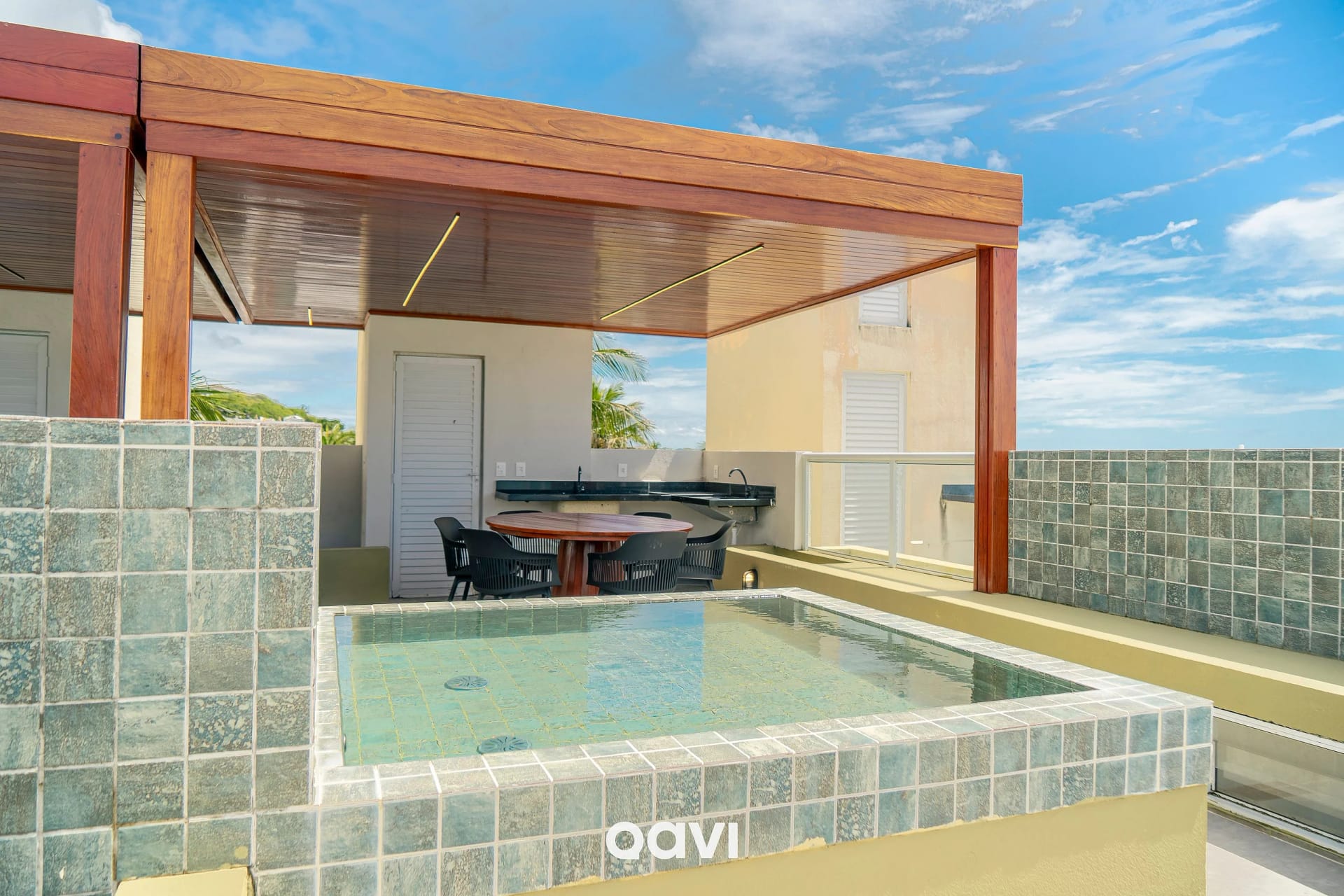 Piscina — Triplex à Beira-Mar com Vista em Pirangi by Qavi
