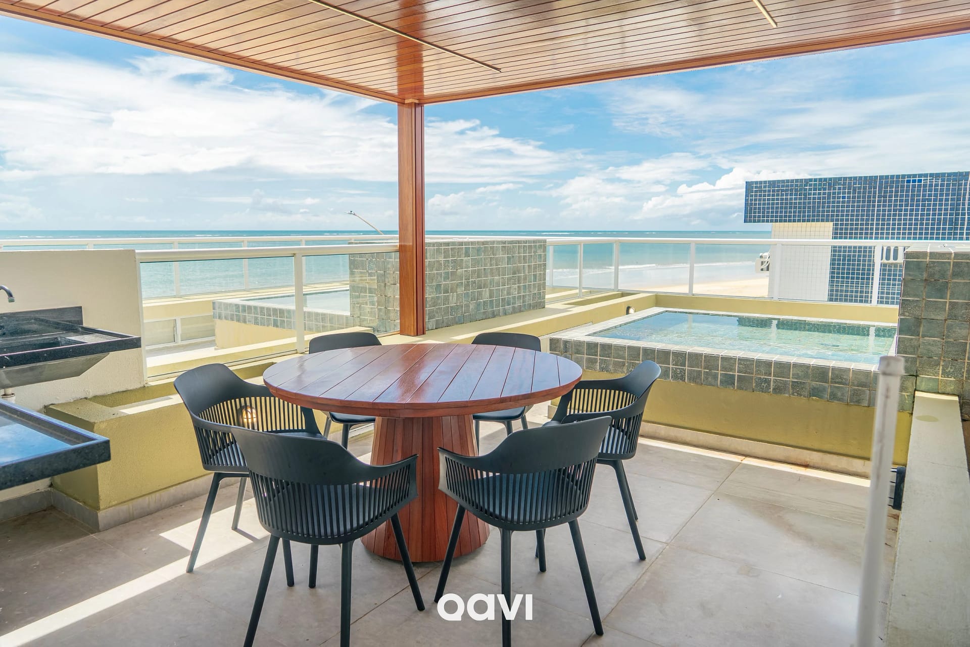 Solário — Triplex à Beira-Mar com Vista em Pirangi by Qavi