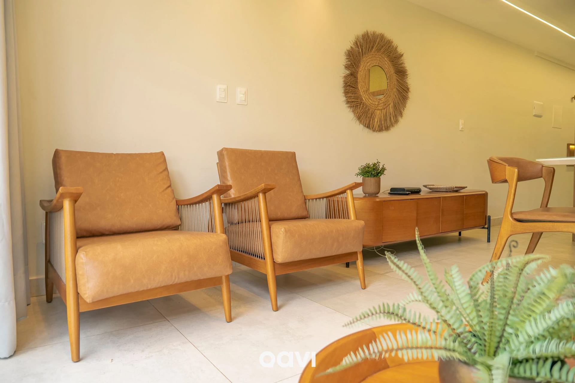 Sala de Estar — Triplex à Beira-Mar com Vista em Pirangi by Qavi